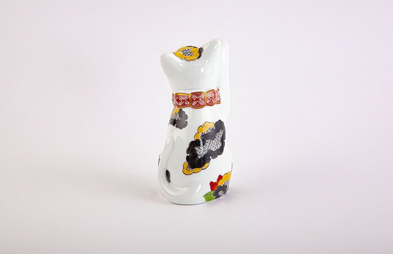 Authentic Arita Yaki Japanese Lucky Cat Figurine - Handcrafted Ceramic Maneki Neko for Good Fortune | Perfect for Home Decor, Office Feng Shui & Gift Giving