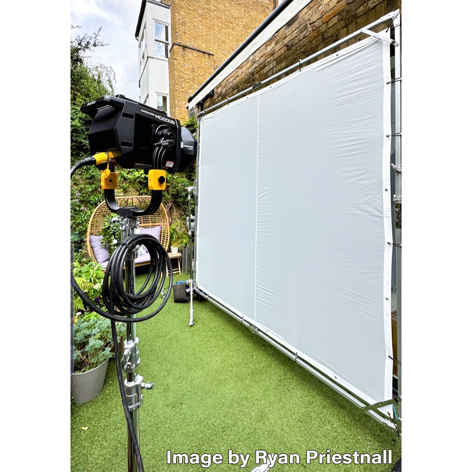 8'x8' (240x240cm) Butterfly Overhead Diffuser with Durable Aluminum Frame - Perfect for Photography Studios, Video Production & Lighting Control
