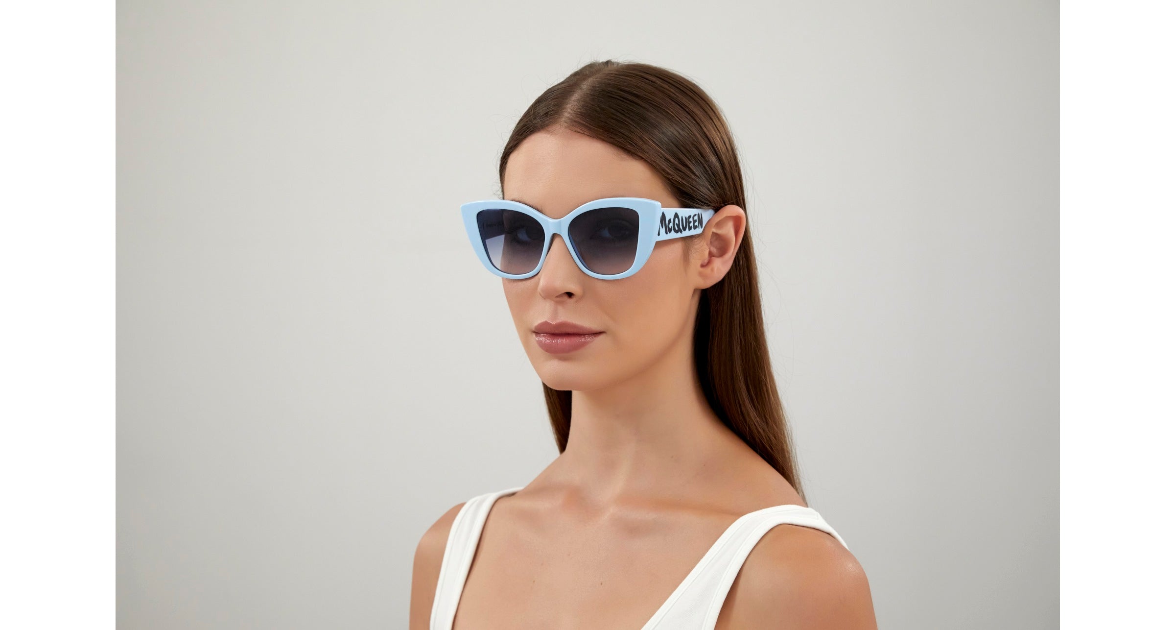Alexander McQueen AM0347S Sunglasses - Luxury Designer Shades for Women & Men, UV Protection, Stylish & Elegant - Perfect for Outdoor Activities, Travel & Fashion Statements