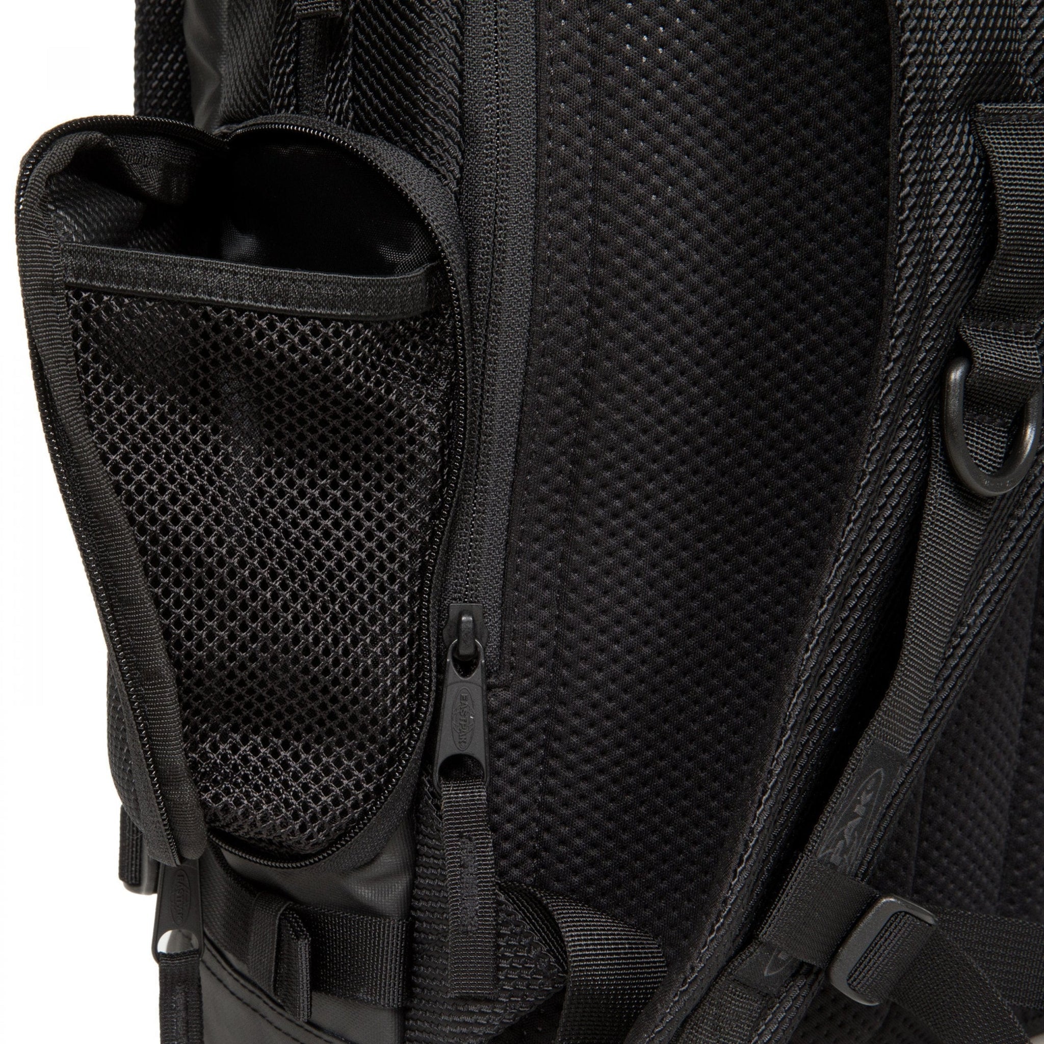 Eastpak Tecum M CNNCT Backpack - Stylish & Durable Laptop Backpack for Work, School & Travel - Water-Resistant & Comfortable Design for Everyday Use