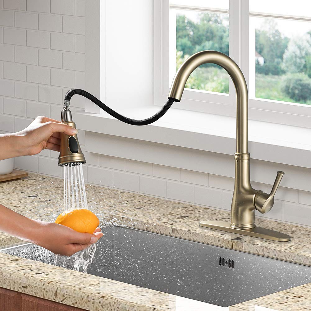 Premium Brushed Gold Kitchen Faucet with Pull-Out Sprayer - Single Handle 1-Hole Pull-Down Sink Faucet in Champagne Bronze by WEWE - Perfect for Modern Farmhouse & Contemporary Kitchen Renovations