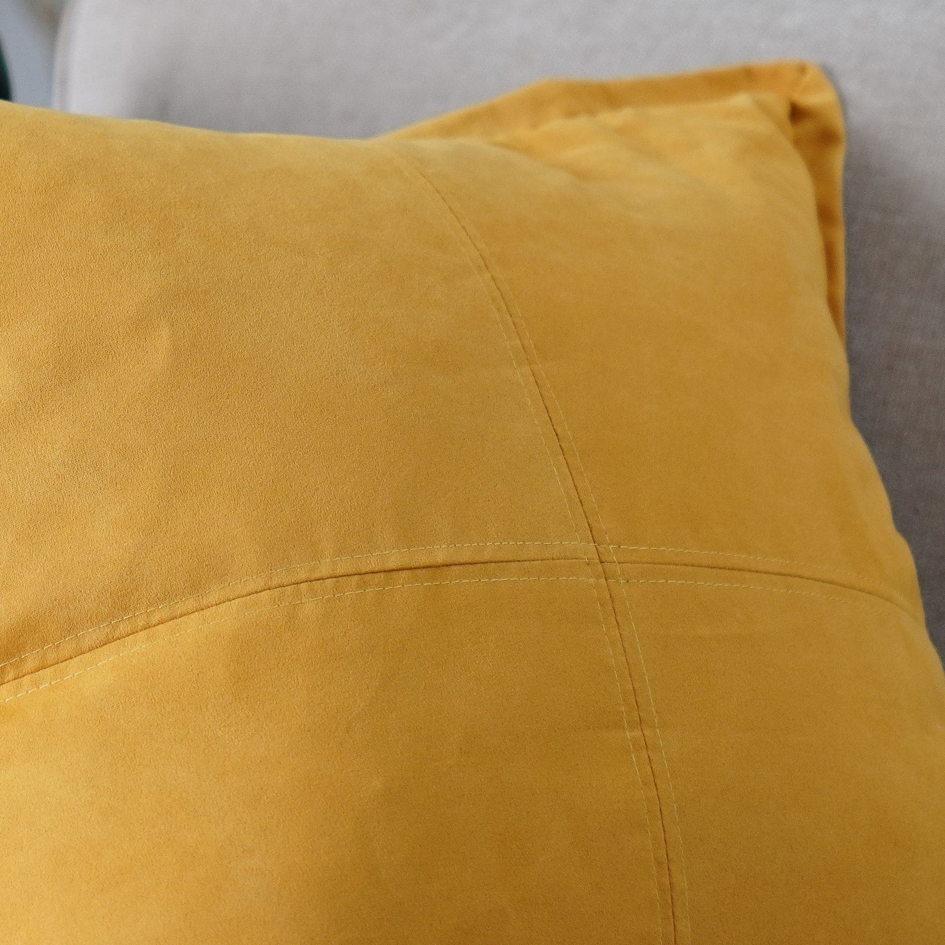 Luxury Faux Suede Decorative Throw Pillow Covers - Soft Velvet Textured Square Cushion for Sofa, Bed, Living Room Decor - Home Decor Accent Pillow for Modern & Cozy Interior Design
