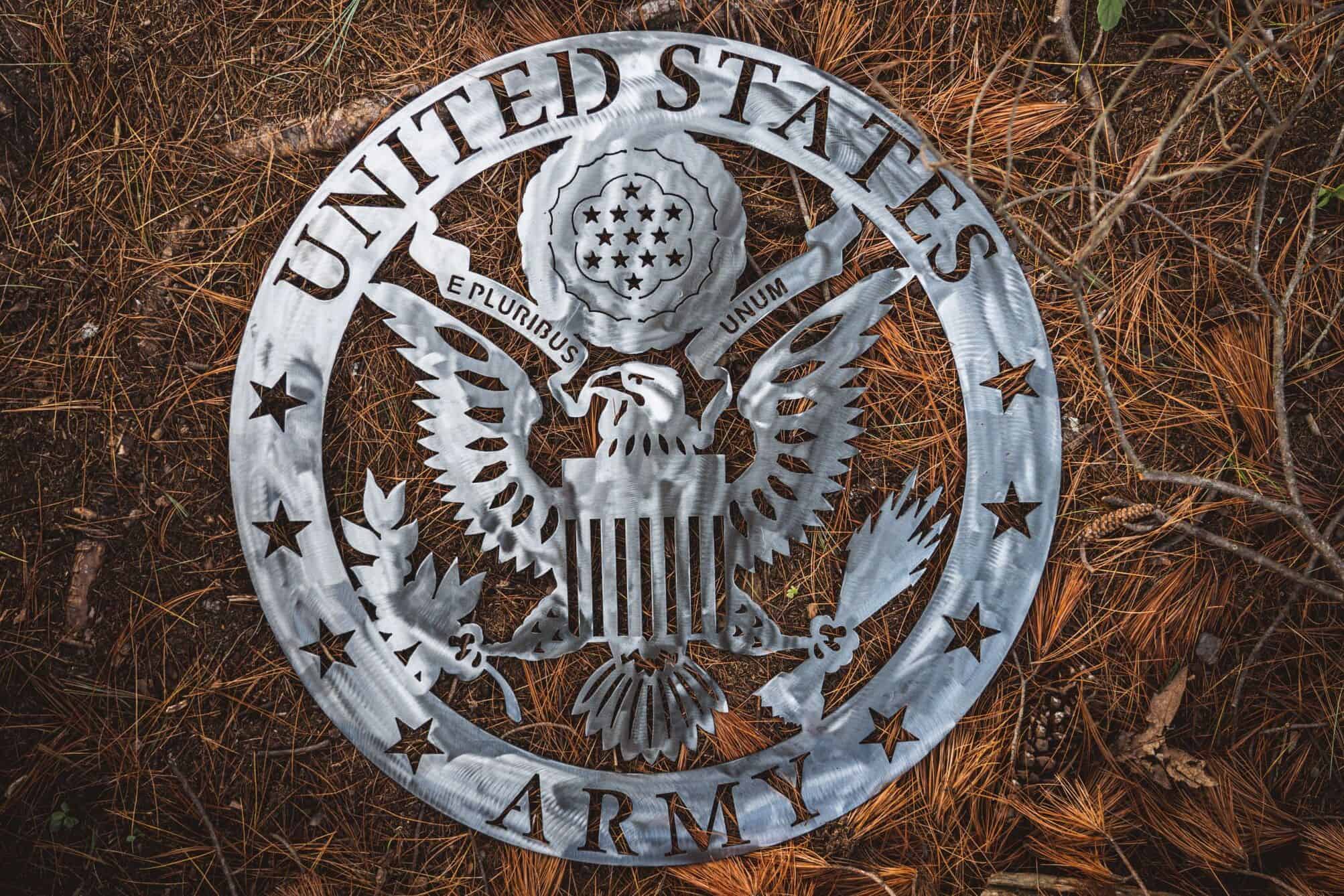 US Military Crest Home Decor - Patriotic Wall Art for Living Room, Office & Man Cave - Perfect for Veterans Day & Military Gifts