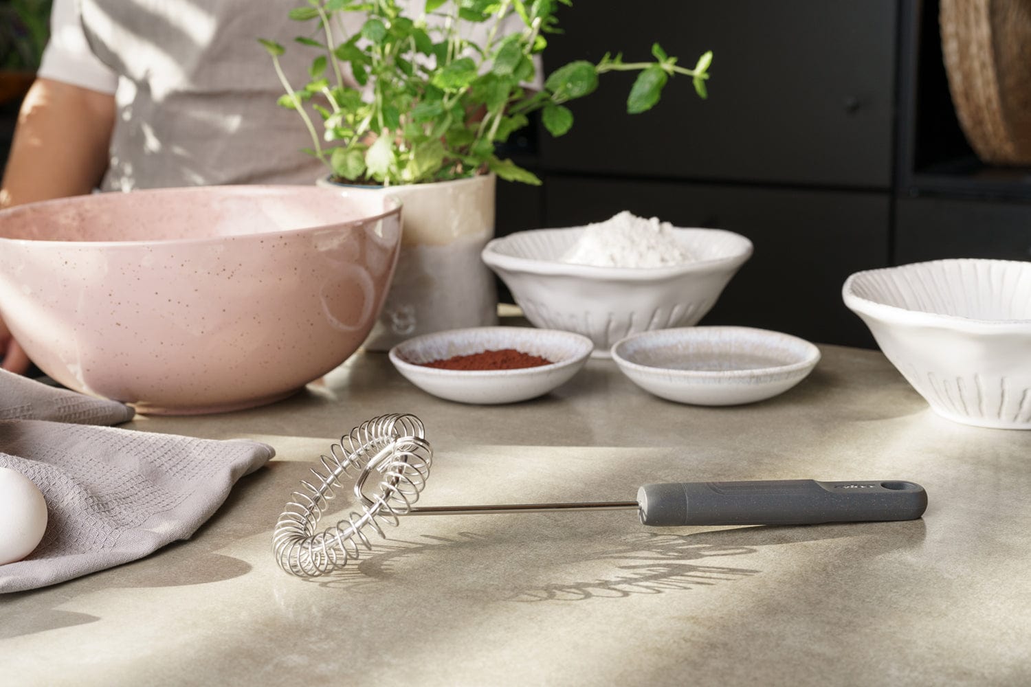 Zyliss Gravy Whisk - Premium Stainless Steel Sauce Mixer for Smooth Gravy & Sauces - Perfect for Thanksgiving, Cooking, Baking & Kitchen Prep
