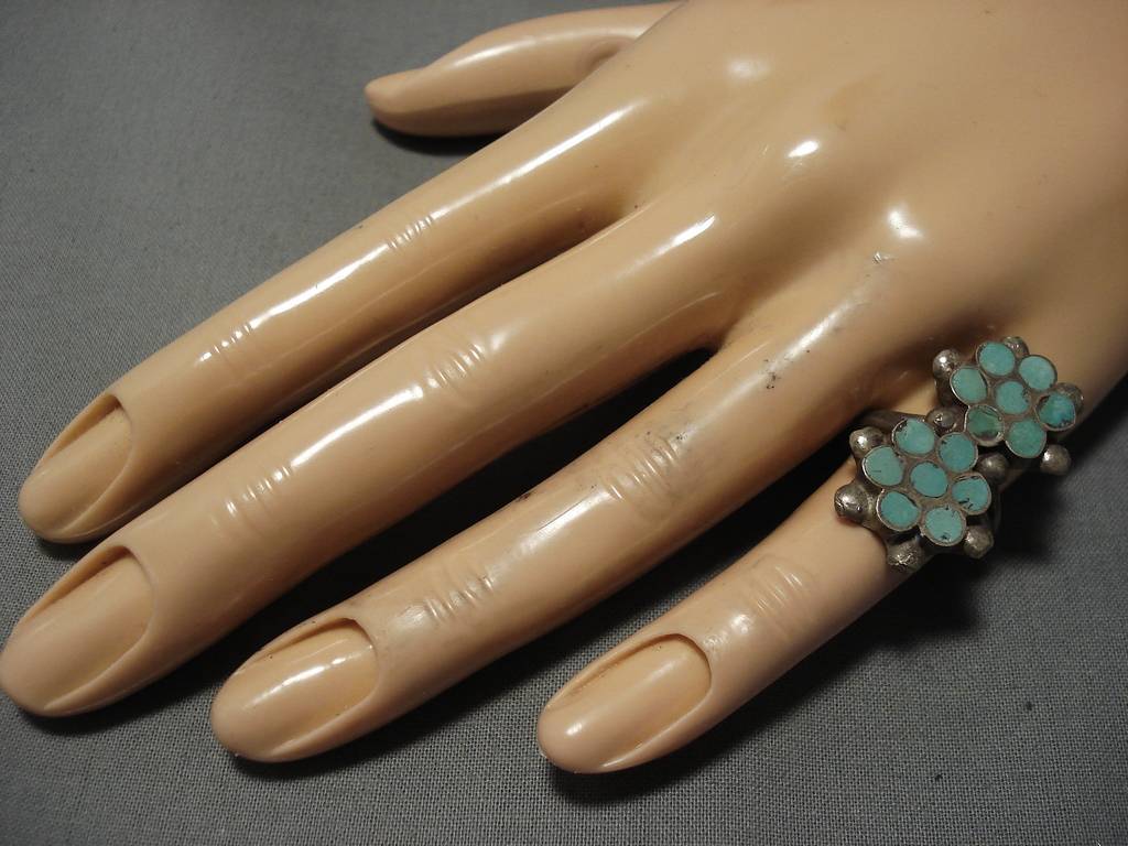 Vintage Zuni Turquoise Sterling Silver Native American Ring - Handmade Southwest Jewelry for Women - Perfect for Boho, Western & Tribal Fashion