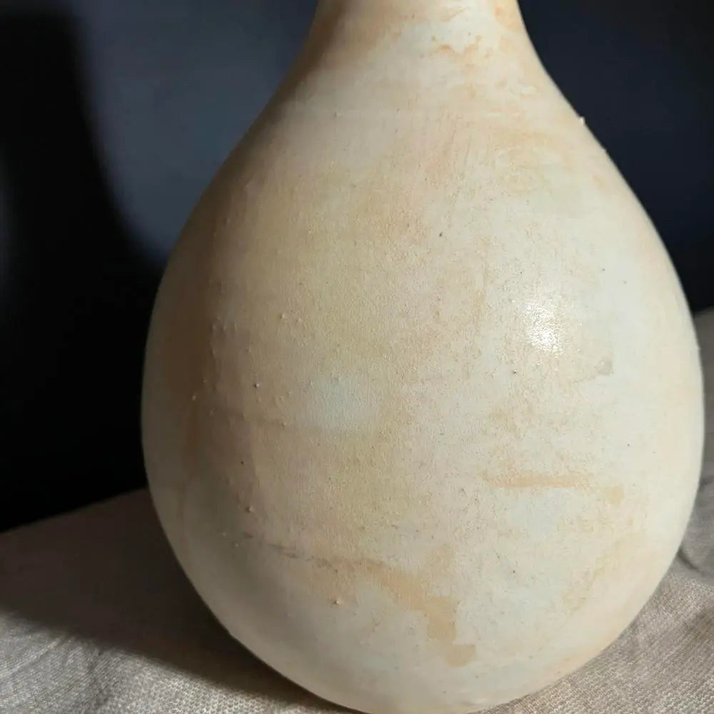Exquisite Ivory Vase - Handcrafted Traditional Chinese Porcelain Decorative Vase for Home Decor, Wedding Centerpiece & Luxury Gift Idea