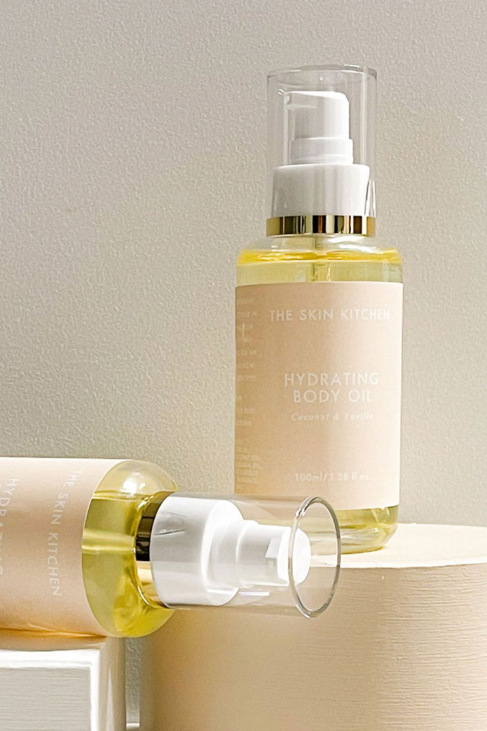 Organic Coconut & Vanilla Hydrating Body Oil for Dry Skin - Moisturizing & Nourishing Treatment for Massage, After Shower & Daily Skincare Routine