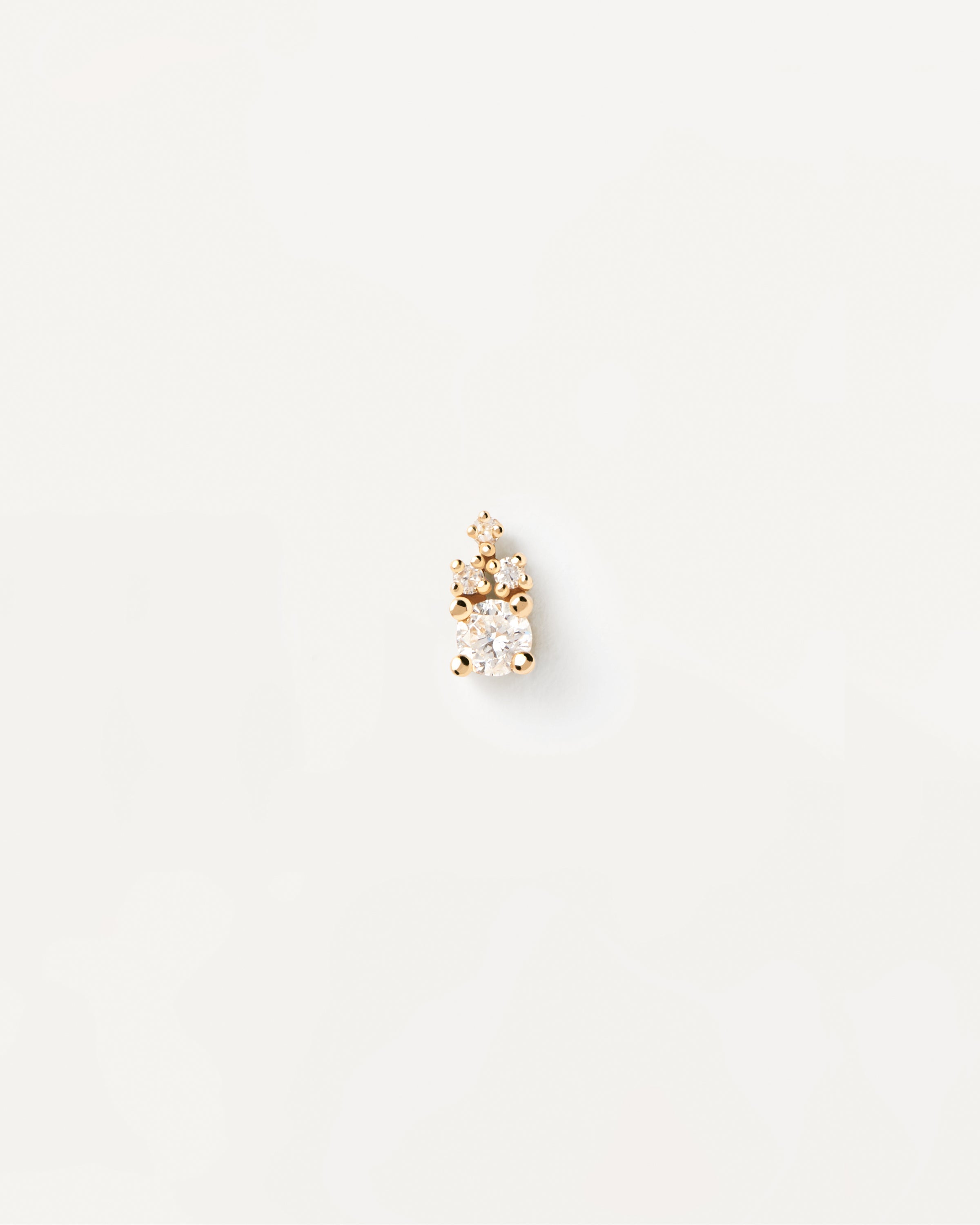 Exquisite Diamond and Gold Chelsea Single Earring - Elegant Dangle Earrings for Women - Perfect for Parties, Weddings & Special Occasions
