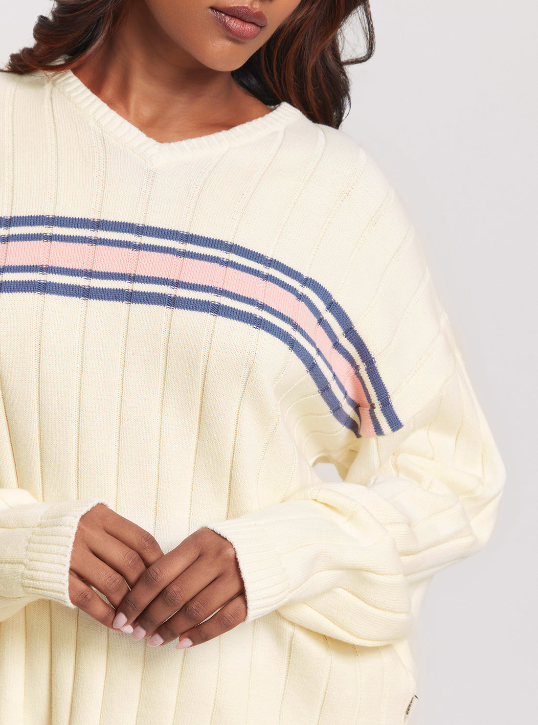 Guess Originals Cream V-Neck Sweater for Women - Soft & Comfortable Knit Pullover - Perfect for Casual Outfits, Office Wear & Fall Layering
