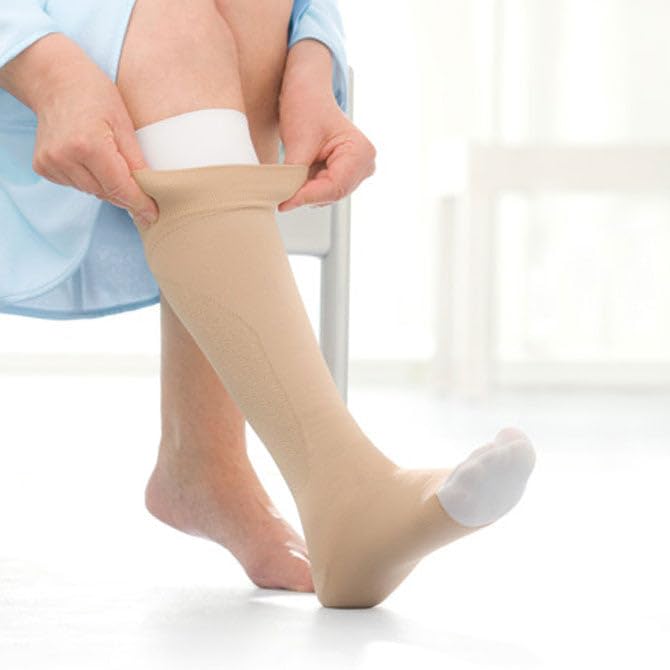 UlcerCARE 20-30mmHg Knee High Compression Socks for Women & Men - Medium Size with 2 Liners - Medical Grade Support for Varicose Veins, Edema, Lymphedema - Perfect for Travel, Work & Post-Surgery Recovery