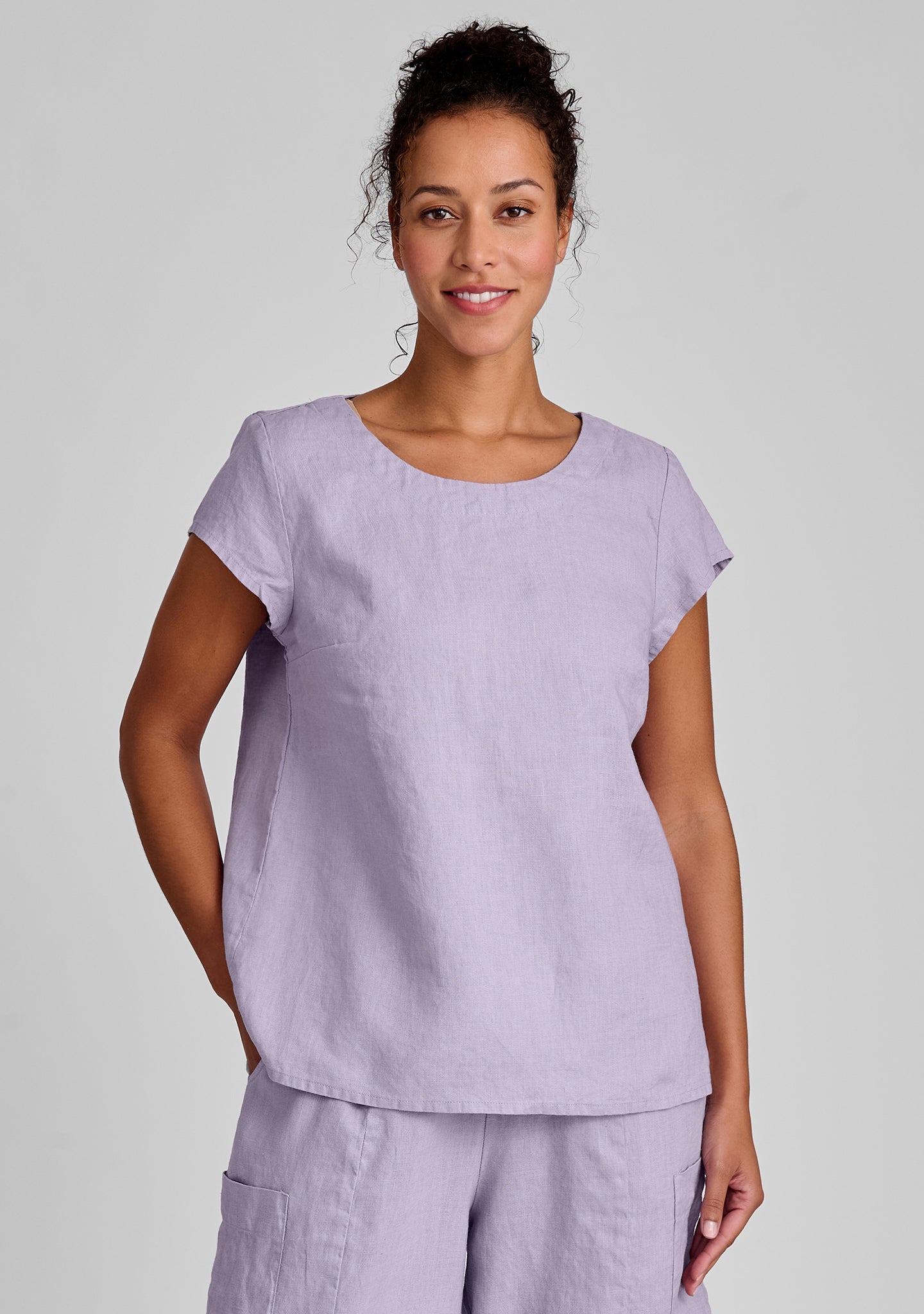 Tuck Back Tee - Soft Linen T-Shirt for Women | Breathable & Comfortable Summer Top | Perfect for Casual Wear, Beach Outings & Layering
