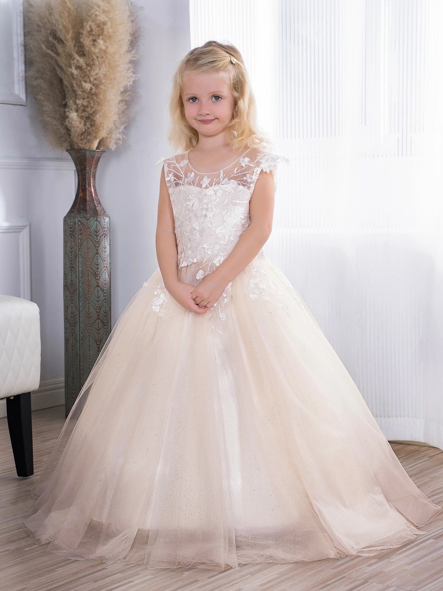 Elegant Floral Embroidered Flower Girl Dress with Long Train - Perfect for Weddings, First Communion, and Special Occasions