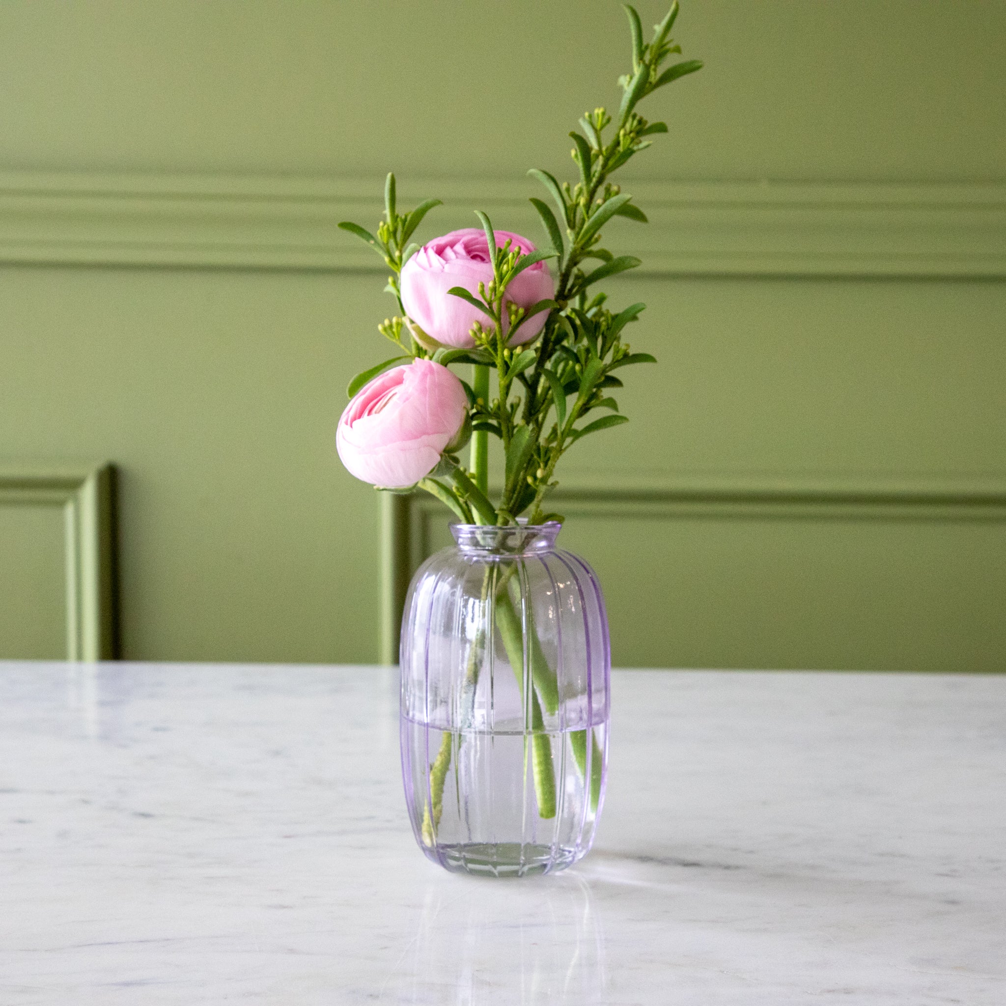 Elegant Glass Bud Vase for Flowers - Small Floral Centerpiece for Weddings, Home Decor, and Table Settings