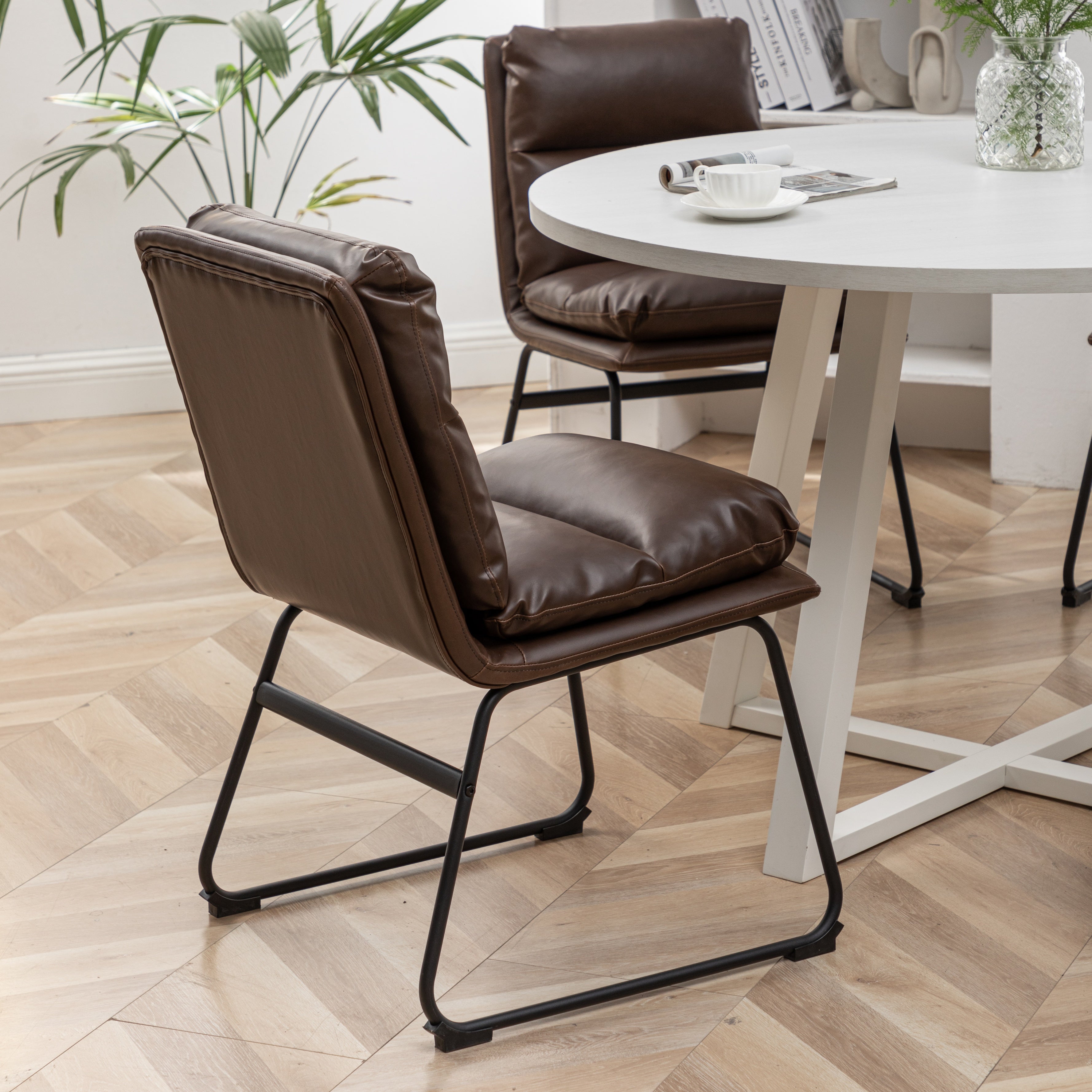 Roundhill Furniture Innes 5-Piece Round Dining Set with Trestle Table & 4 Stylish Chairs - Perfect for Small Spaces, Breakfast Nooks & Cozy Family Meals