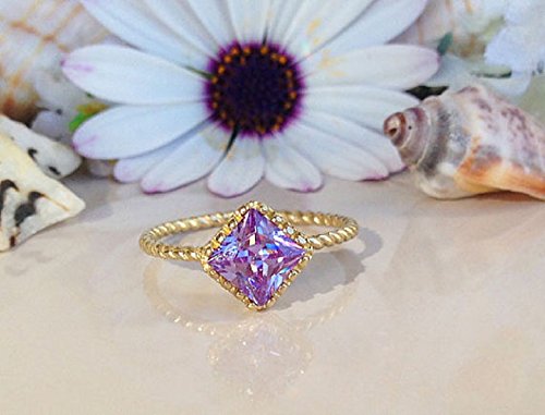 Lavender Amethyst Ring - 925 Sterling Silver Gold Plated Stackable Ring - Faceted Square Crown Cut Gemstone Jewelry - Dainty Minimalist Purple Ring for Women - Perfect for Everyday Wear, Gift Giving & Special Occasions