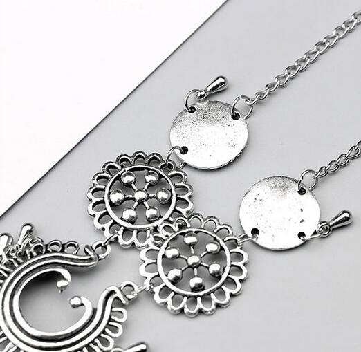 Bohemian Jewelry Antique Silver Hollow Flower Chain Anklets - Elegant Barefoot Sandals for Women, Beach Wedding Accessories & Summer Foot Jewelry