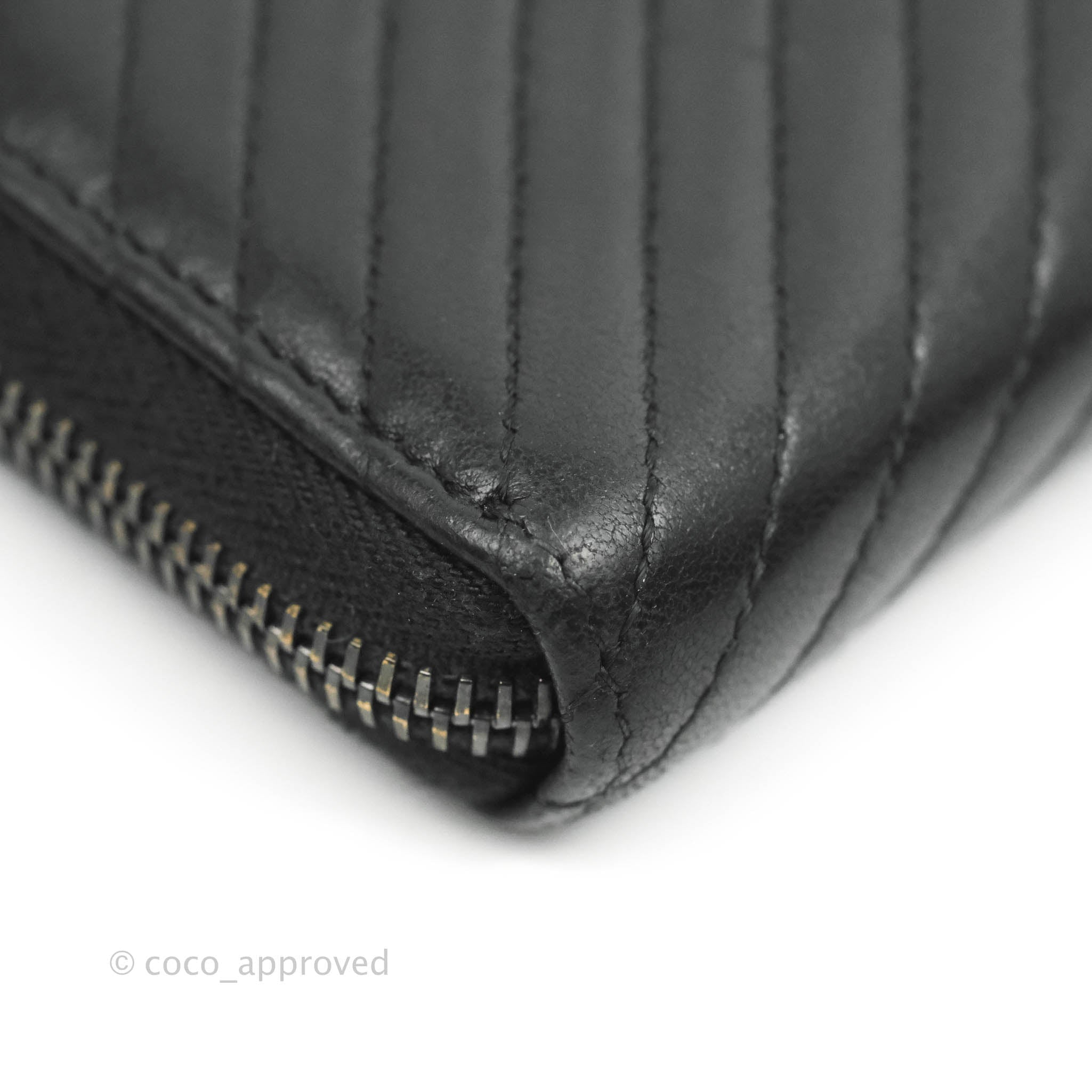 Chanel Chevron Zipped Around Long Wallet in Black Lambskin - Luxury Women's Leather Wallet for Everyday Use & Special Occasions