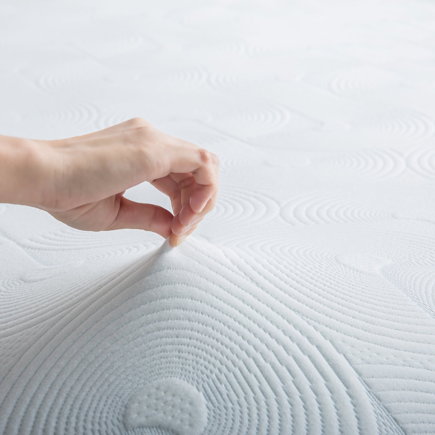 Zinus 5 Inch Tri-Fold Cooling Gel Memory Foam Mattress - Queen Size, Pressure Relief & Breathable for Guest Beds, Camping & Small Spaces