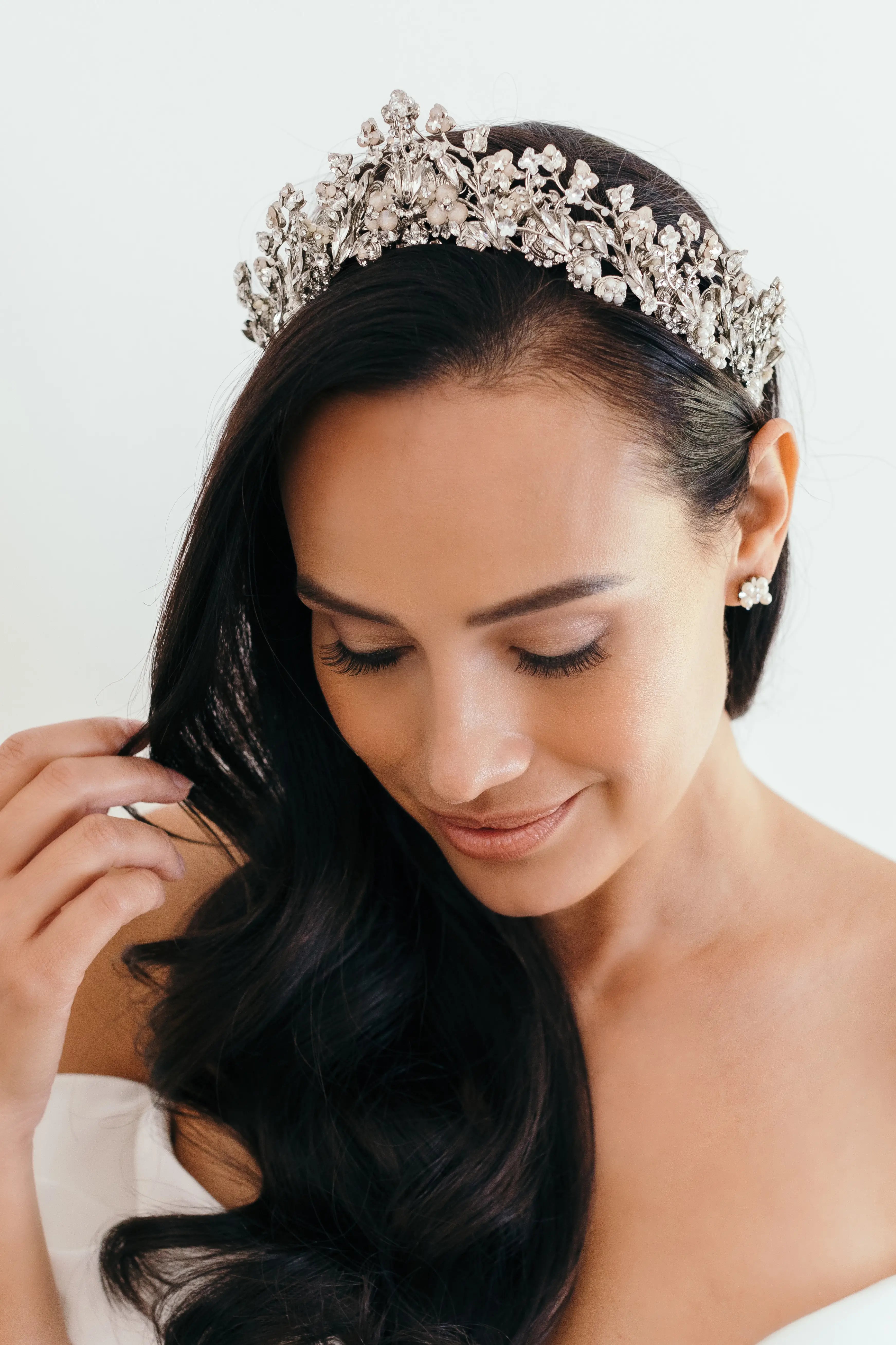 Gianna Crown - Elegant Rhinestone Tiara for Women, Bridal Headpiece, Prom Queen Accessory, Birthday Party Decor, Wedding & Special Occasions