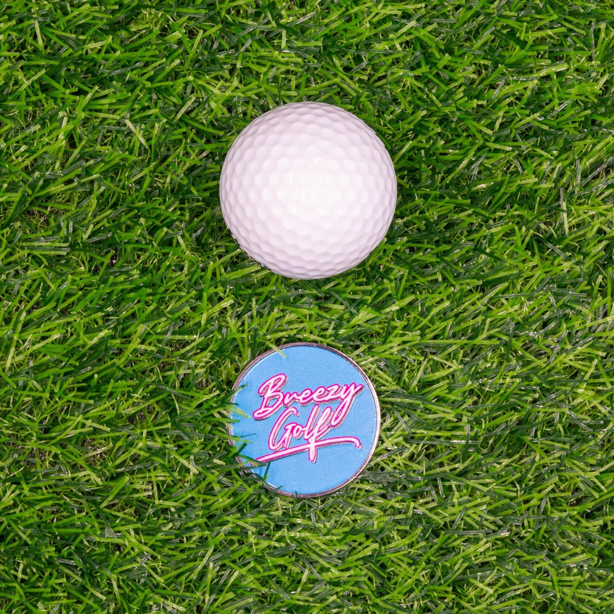 Breezy Golf Miami Ball Marker - Premium Metal Golf Ball Position Marker for Putting Greens - Perfect for Golf Tournaments, Practice, and Gifts