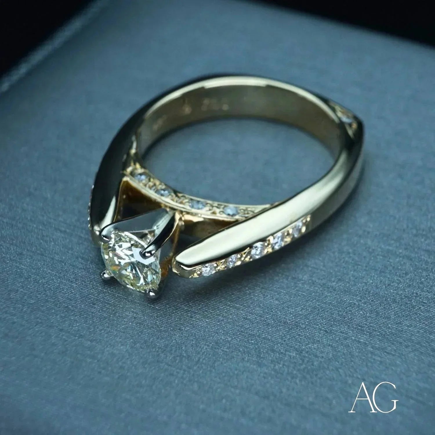 18k Gold Diamond Engagement Ring for Women - Timeless Elegance & Eternal Love - Perfect for Proposals, Anniversaries & Romantic Occasions