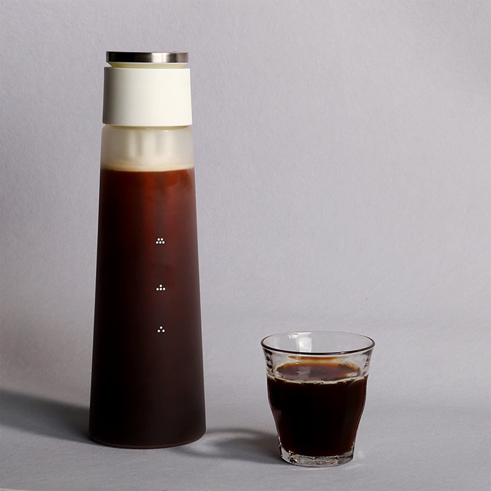 600ml Cold Brew Coffee Maker - Leak-Proof Iced Coffee & Tea Brewer with Flat Lay Design | Perfect for Homemade Cold Brew, Iced Tea & Office Use