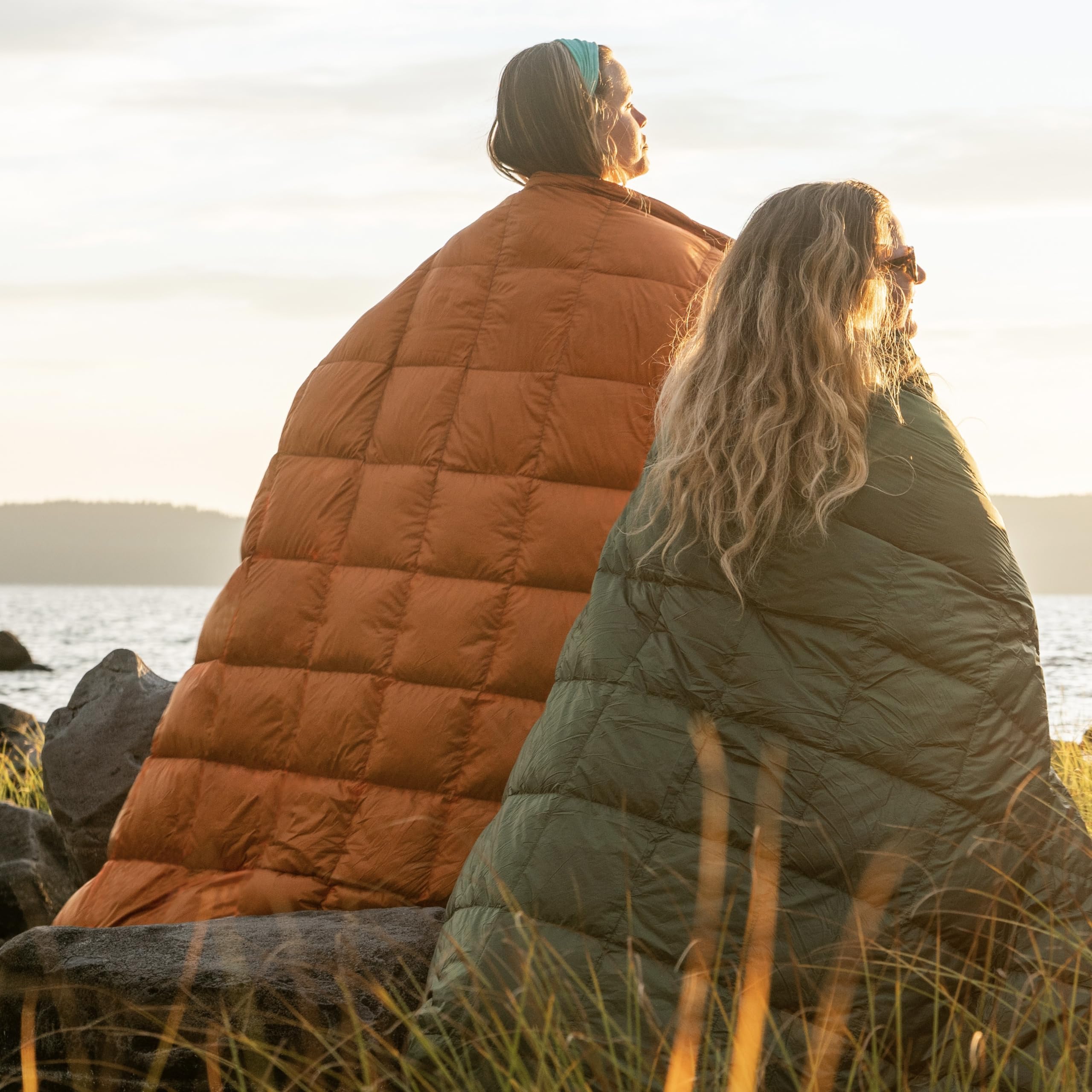 Horizon Hound Down Camping Blanket - Lightweight Insulated Outdoor Travel Quilt for Camping, Hiking, Picnics & Festivals | Water Resistant, Packable & Warm | Perfect for Backpacking, Beach Trips & Stadium Events