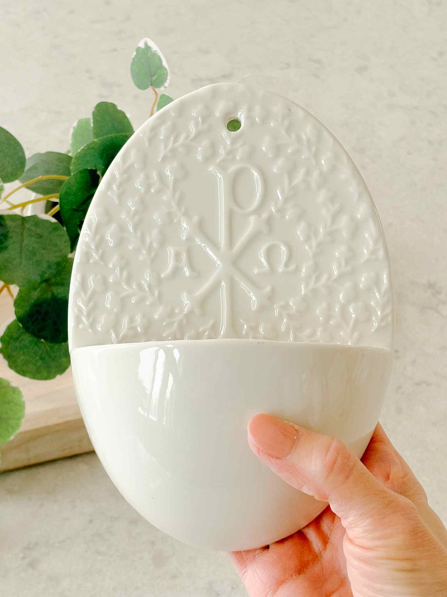 Holy Water Font for Home - Religious Wall Decor & Baptismal Font - Perfect for Prayer Rooms, Church Altars & Spiritual Spaces