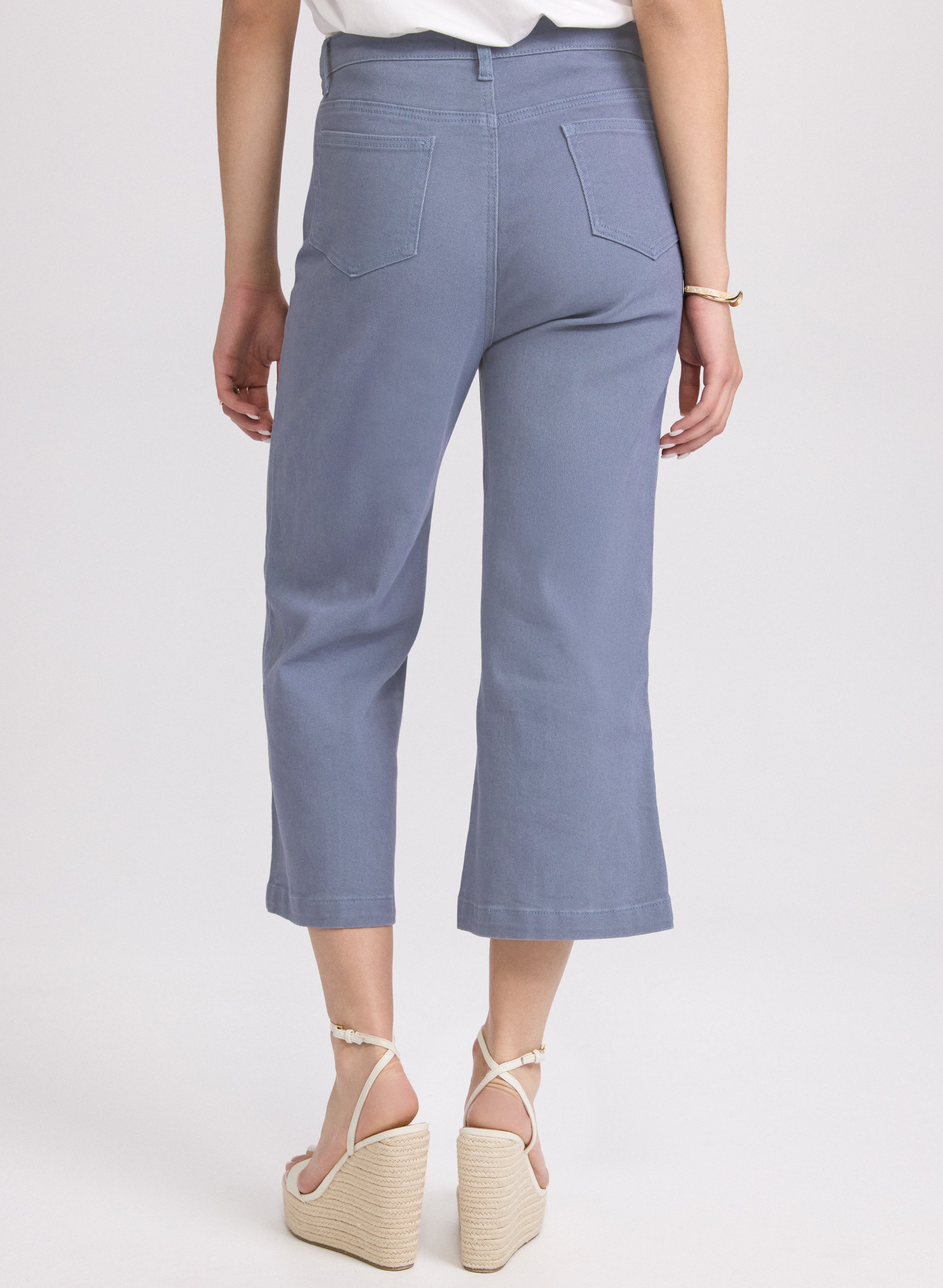Stylish Cropped Flare Leg Jeans for Women - High Waisted Denim Pants with Stretch - Perfect for Casual Outfits & Boho Chic Style