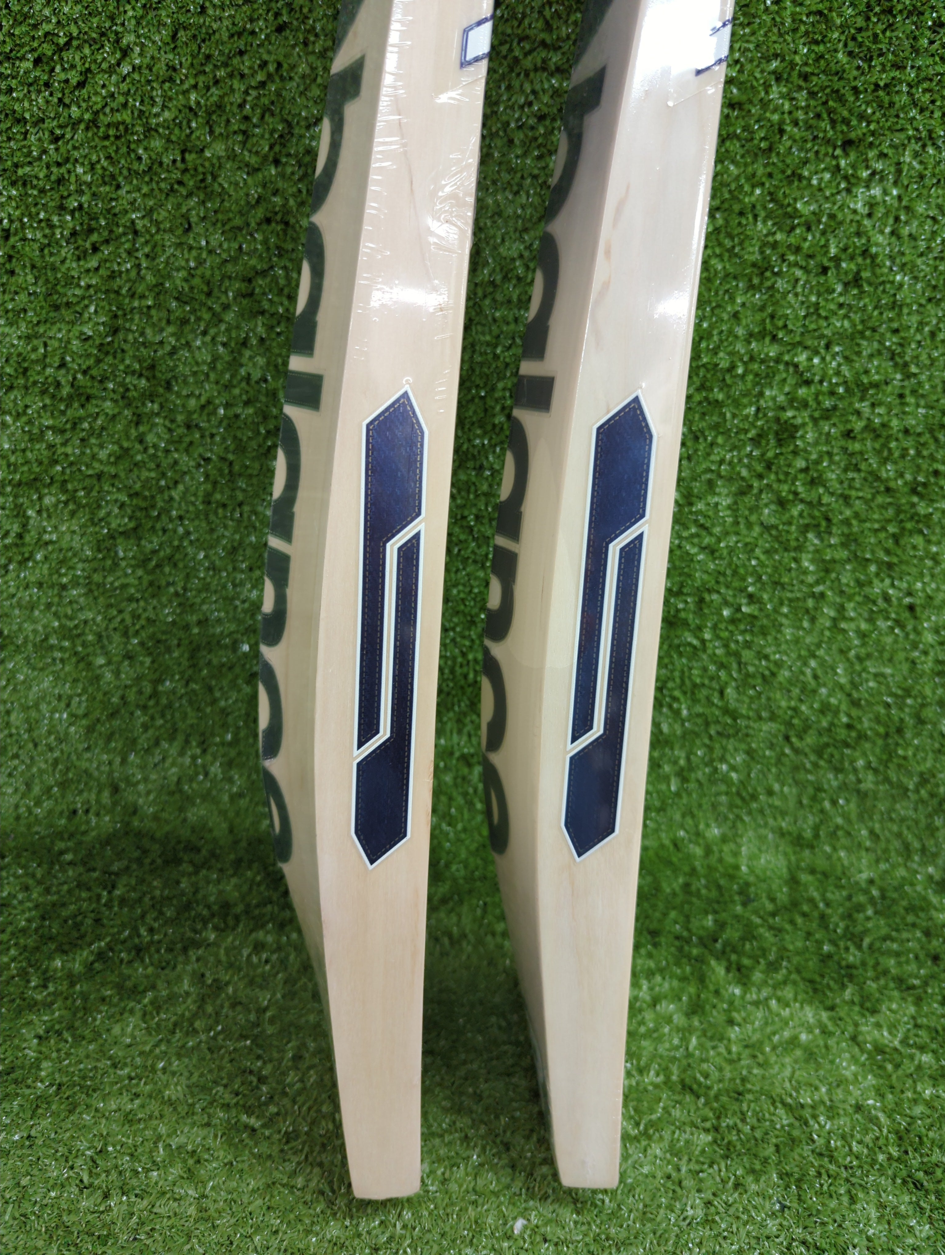 NB DC 900I Max Adult English Willow Cricket Bat - Premium Performance for Professional & Club Cricket Matches - Perfect for Training, Tournaments & Competitive Play