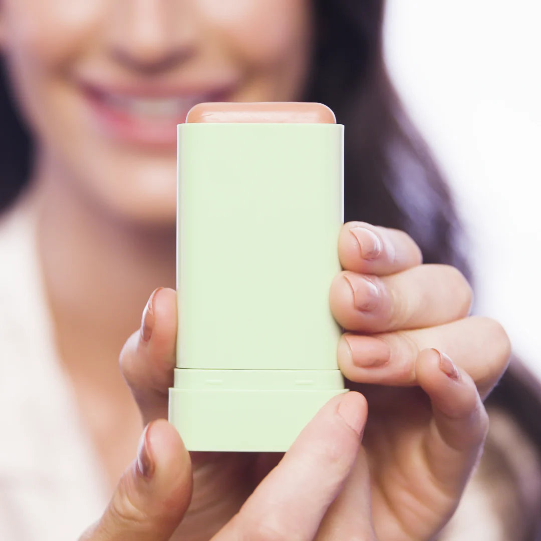 Pixi On the Glow Bronzer Stick - Natural Glow Makeup for Contouring & Highlighting - Perfect for Everyday Wear & Travel