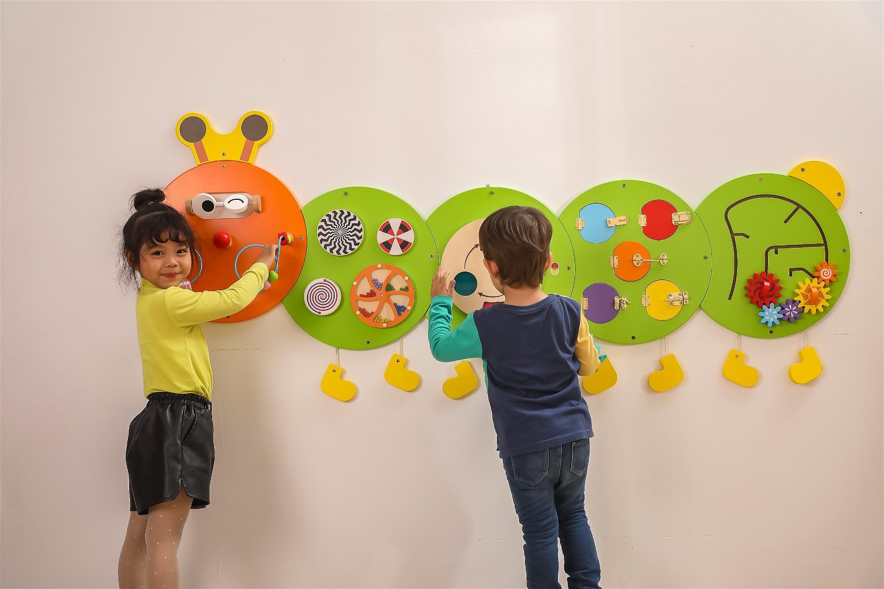 VIGAtoys Wall Toy Caterpillar - Decorative Wall Figure for Kids Room (44557) | Fun Nursery Decor & Playroom Wall Art for Toddlers