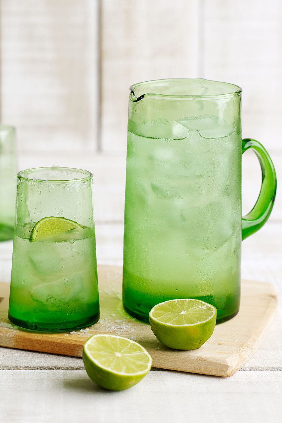 Premium 1 Liter Green Glass Jug - Eco-Friendly Pitcher for Water, Juice & Iced Tea - Perfect for Home, Kitchen & Outdoor Gatherings