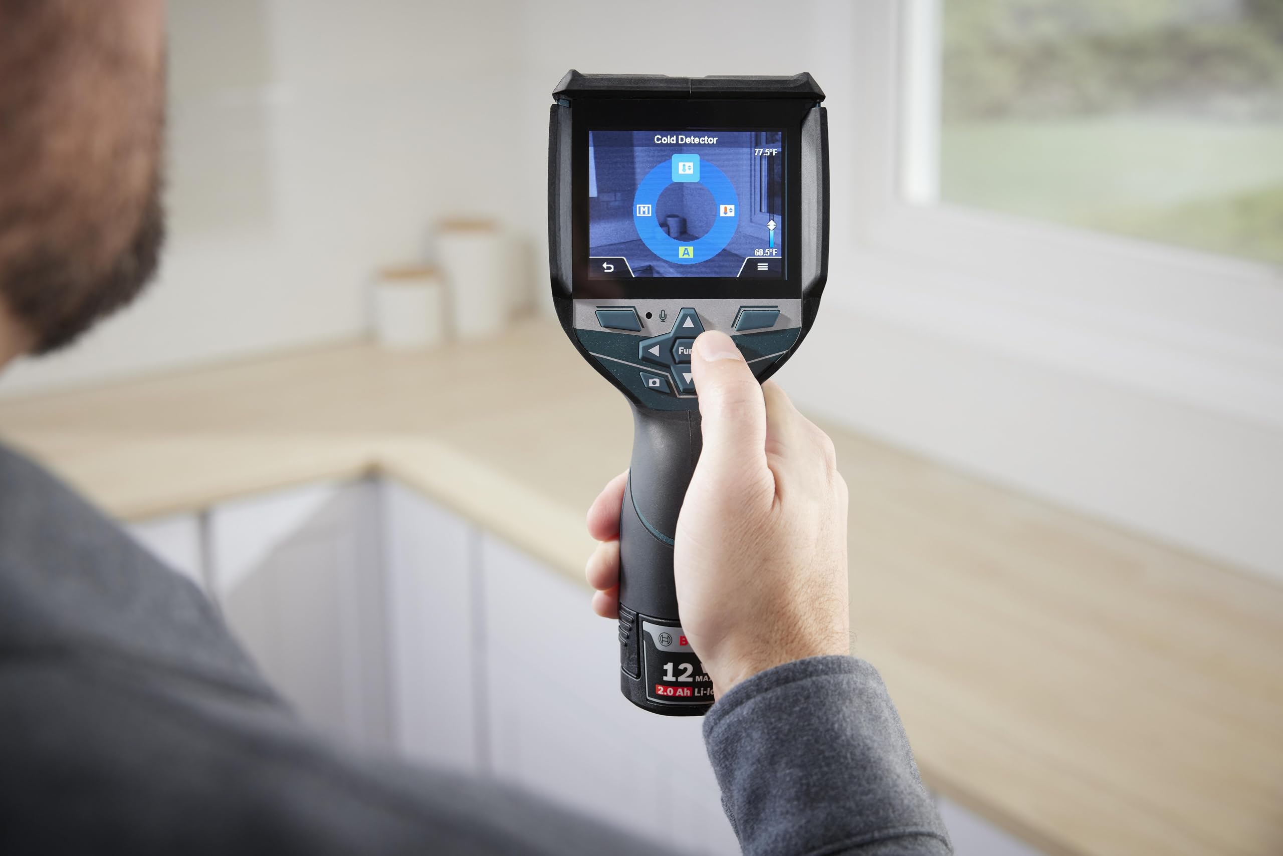 Bosch GTC600C 12V Max Thermal Imaging Camera with 2Ah Lithium-Ion Battery, Charger & USB-A to USB-C Cable - Perfect for Home Inspections, Electrical Diagnostics & HVAC Maintenance