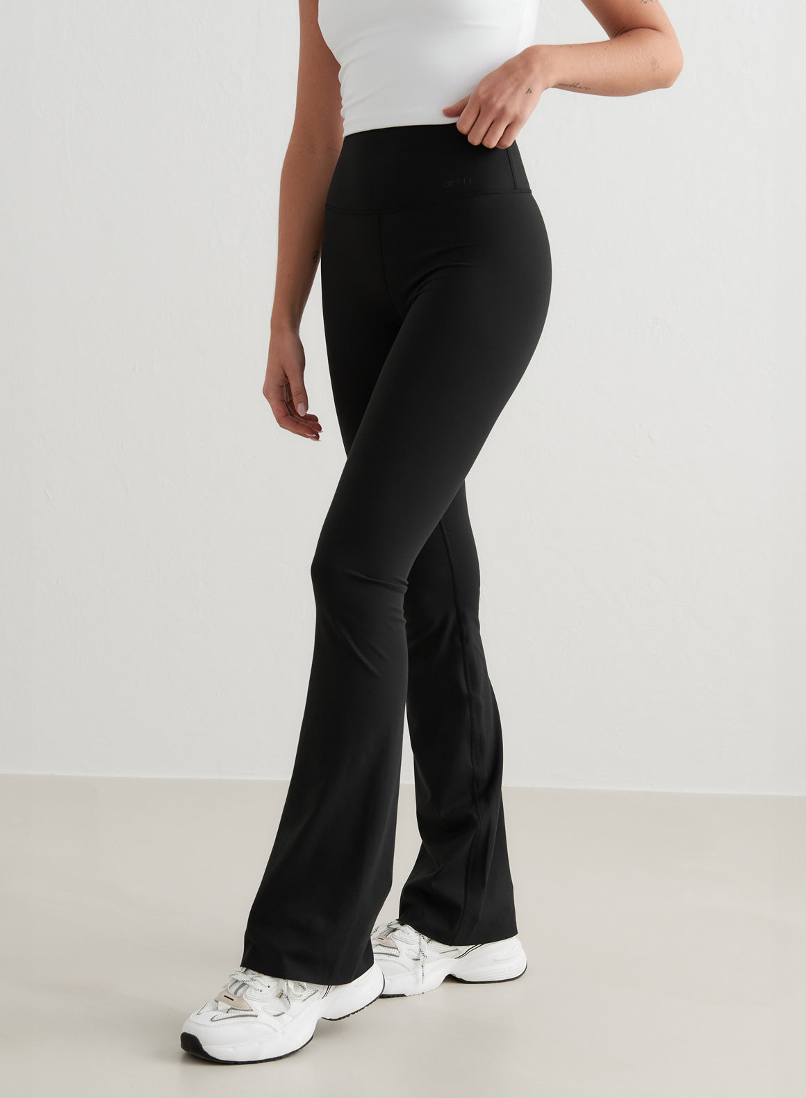 Black Sense Flare Yoga Tights for Women - High Waisted Stretchy Workout Leggings - Perfect for Yoga, Running, Gym & Lounge Wear