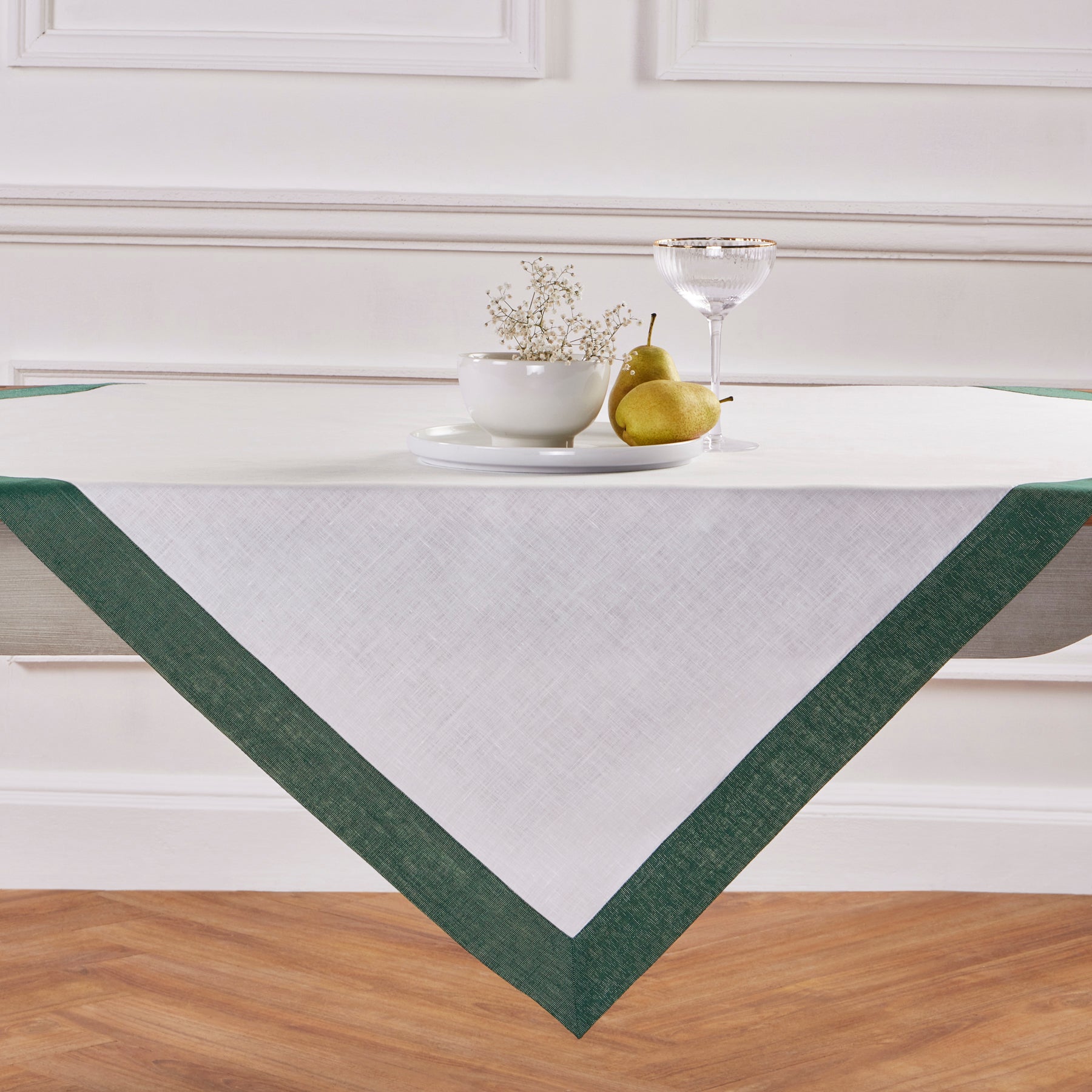 Festive Edge Table Throw - Elegant Holiday Table Runner for Christmas, Thanksgiving & Parties - Perfect for Dining Room Decor & Special Occasions