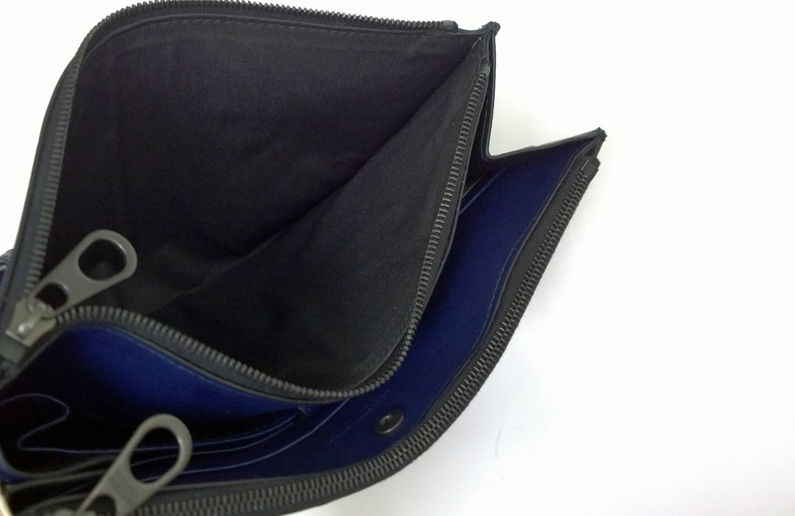 Bottega Veneta Intrecciato Woven Leather Clutch Bag - Blue Luxury Crossbody Pouch Purse for Women | Perfect for Evening Parties, Weddings & Special Occasions