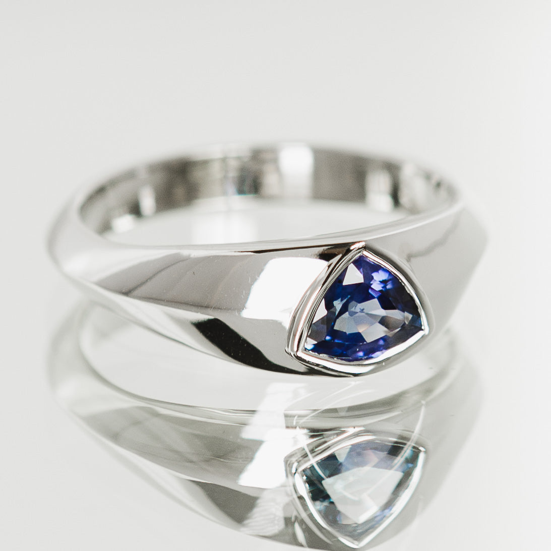 14K White Gold Trillion Sapphire Signet Ring for Men & Women - Perfect for Engagements, Weddings & Special Occasions