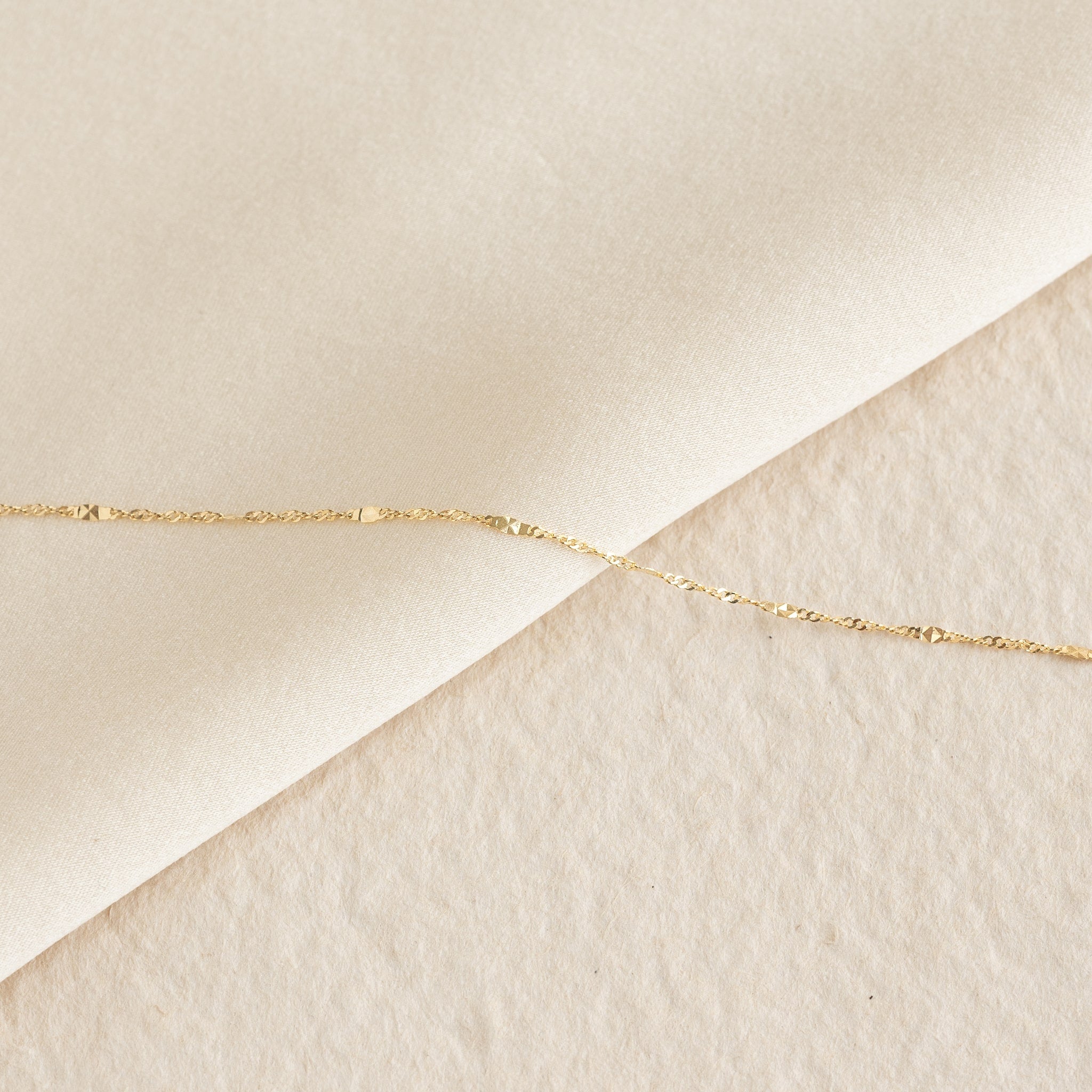 14K Gold Shimmer Chain Necklace for Women - Elegant Layering Jewelry for Daily Wear, Party & Special Occasions