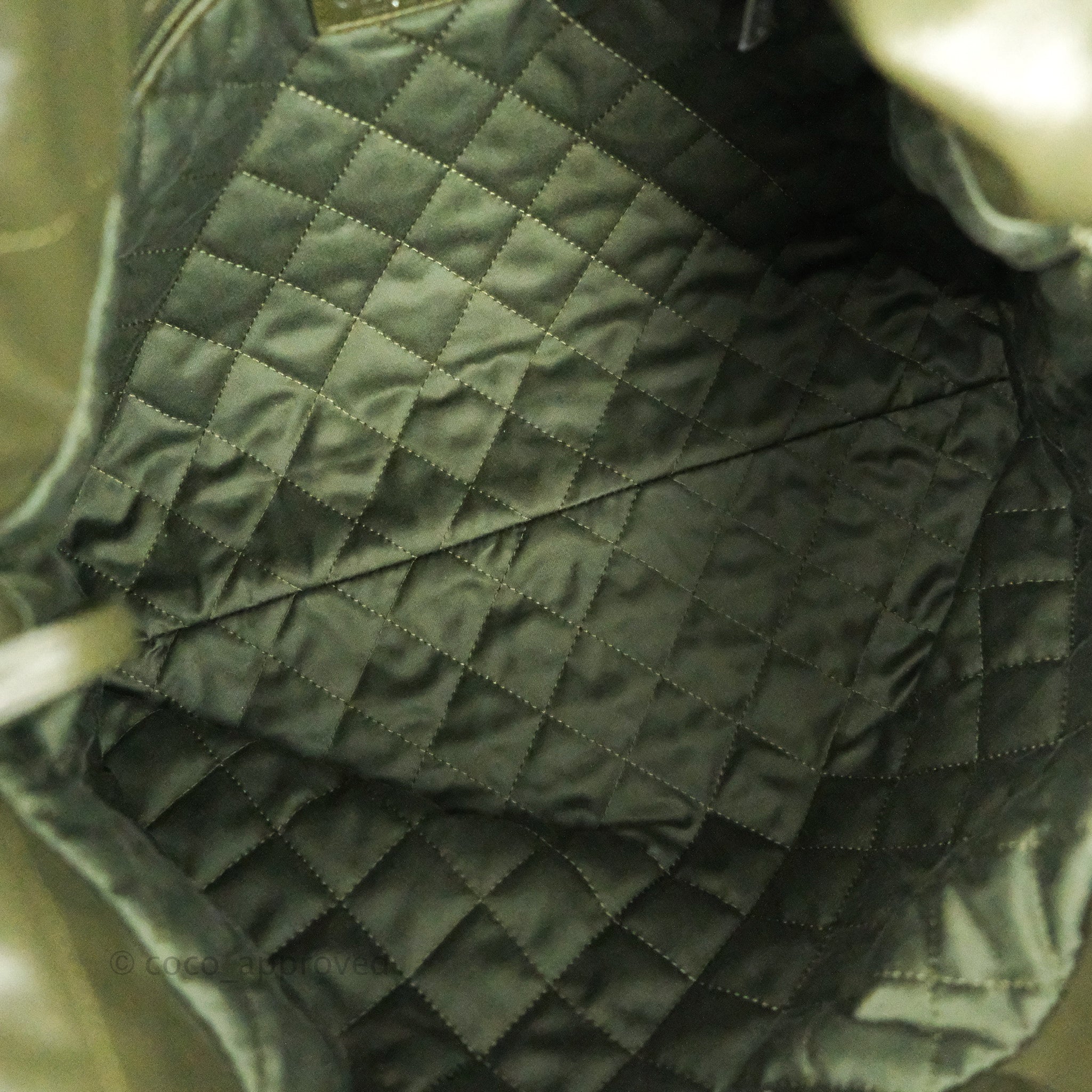 Chanel 22 Medium Handbag in Army Green Shiny Calfskin Leather with Ruthenium Hardware - Luxury Crossbody Bag for Women, Perfect for Work, Travel & Evening Events
