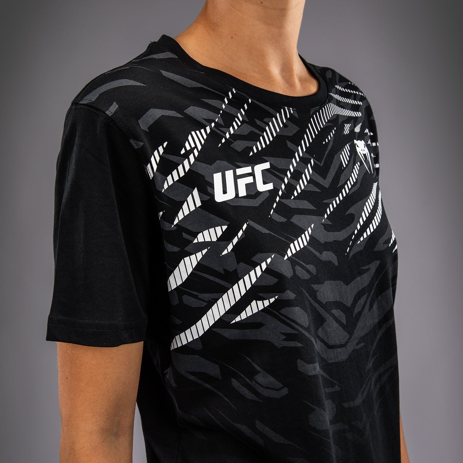 Venum UFC Fusion Replica Women's Short Sleeve T-Shirt - Black | MMA Training & Casual Wear