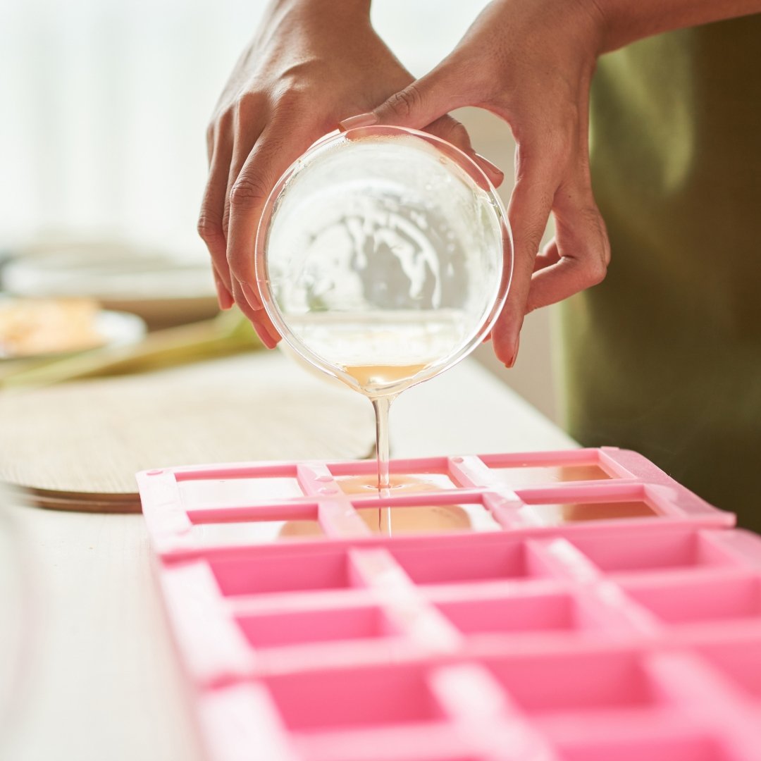 Kid-Friendly Melt and Pour Soap Making Kit - DIY Craft Soap for Beginners & Children - Fun Family Activity & Creative Gift Idea