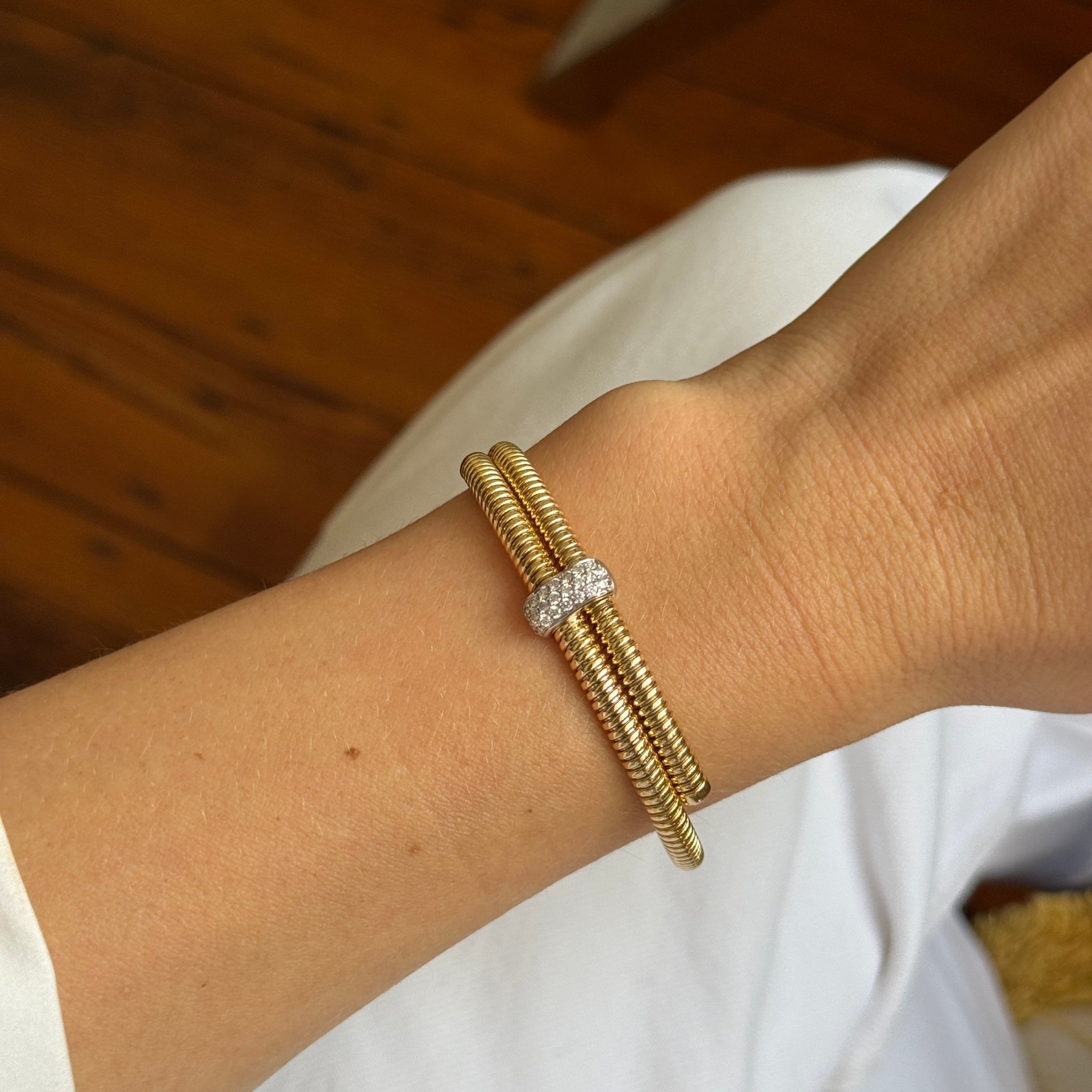 18K Gold Diamond Pavé Tubogas Bypass Bangle for Women - Elegant Stackable Bracelet for Parties, Weddings & Special Occasions