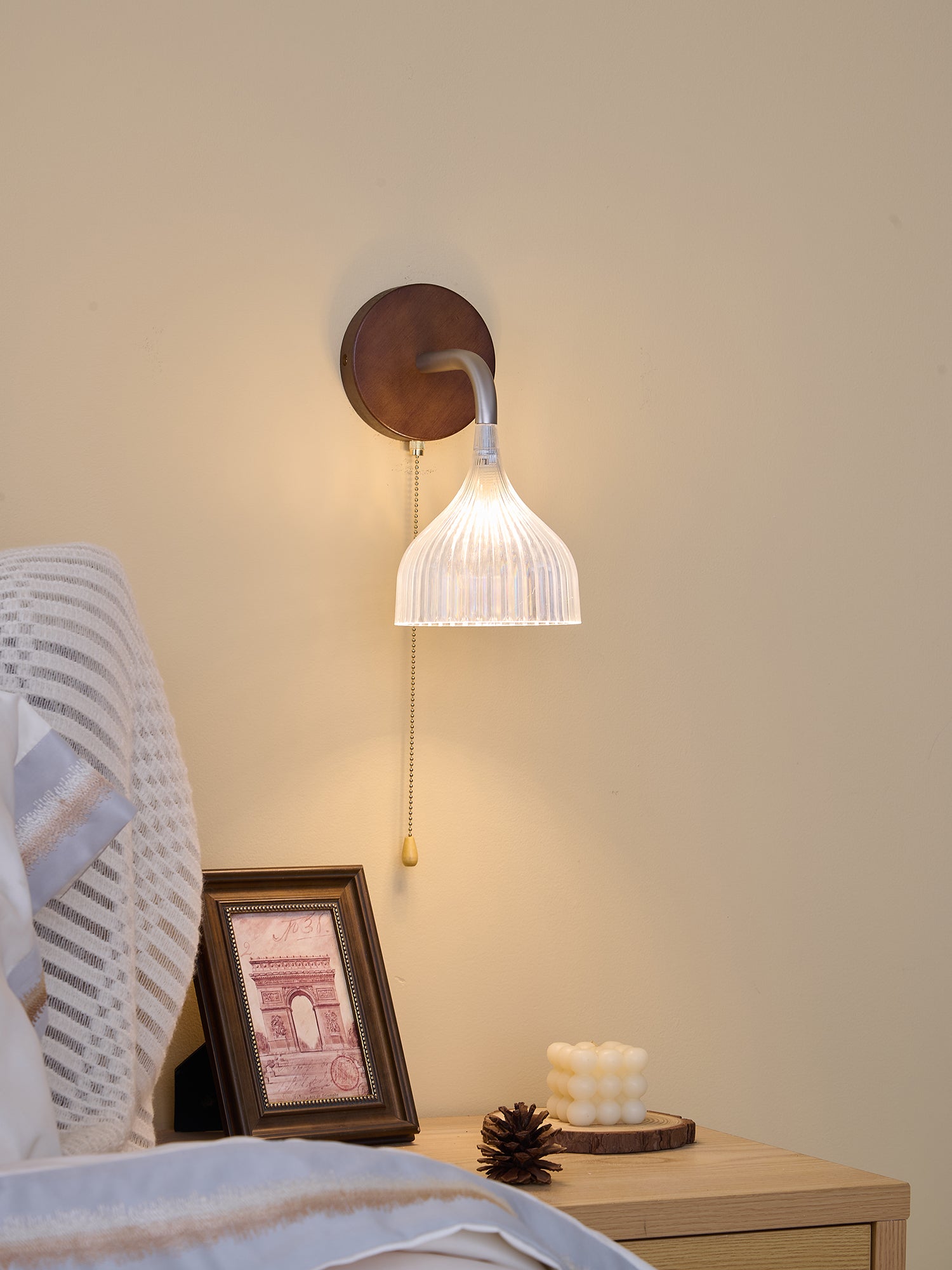 Lucina Modern Wall Lamp - Sleek LED Sconce Light for Bedroom, Living Room & Hallway - Energy Efficient Indoor Lighting Fixture (Perfect for Home Decor & Ambient Lighting)