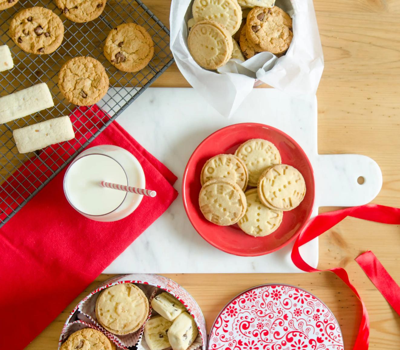 Smart Cookies Gift Set - 3 Premium Cookie Tins with Red Swirl Design | Perfect for Holiday Gifting, Corporate Events & Birthday Presents