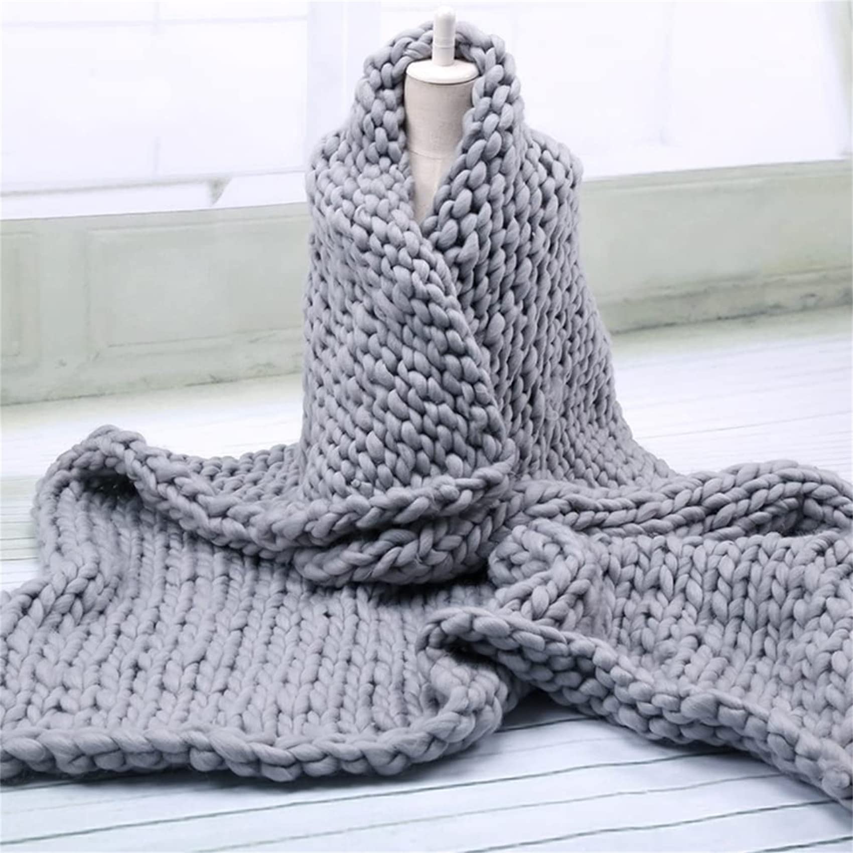 Chunky Knit Throw Blanket - Oversized Cable Knit Chenille Blanket 70x78 Inches (180x200cm) - Soft Hand Knotted Braided Blanket for Sofa, Bed, Couch - Cozy Gray Blanket for Winter, Living Room, Home Decor