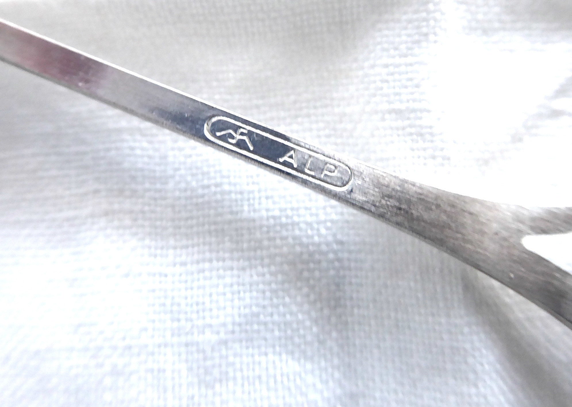 Vintage 1950s Gold-Washed Teaspoon and Coffee Spoon Set - Floral Filigree Design, Boxed Set of 6 - Perfect for Afternoon Tea, Coffee Service, and Elegant Table Settings