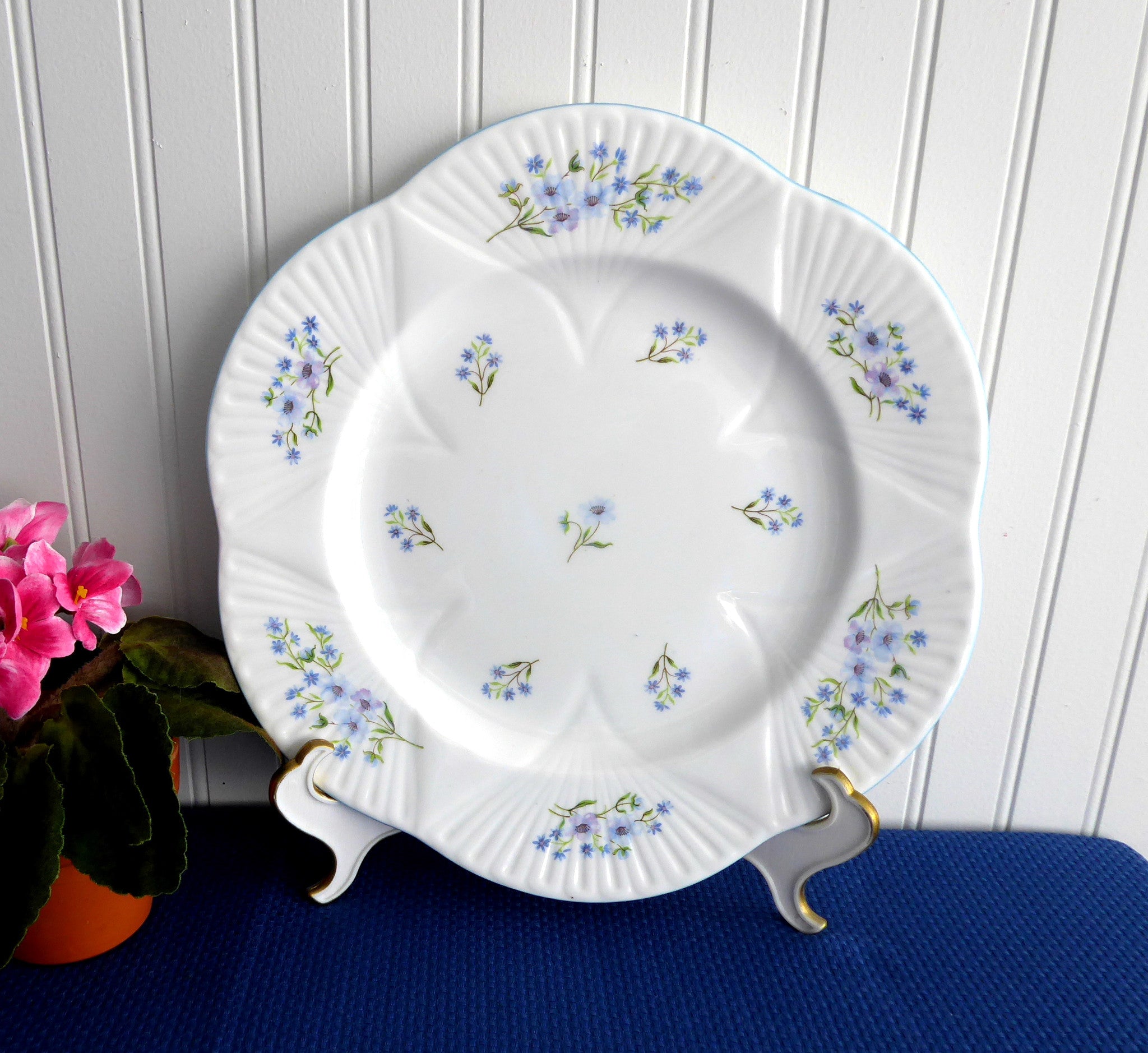 Vintage Shelley China England Blue Rock Dainty 10.75 Inch Dinner Plate - Blue and White Floral Design (1950s) - Perfect for Tea Parties, Antique Collections & Vintage Tableware Displays
