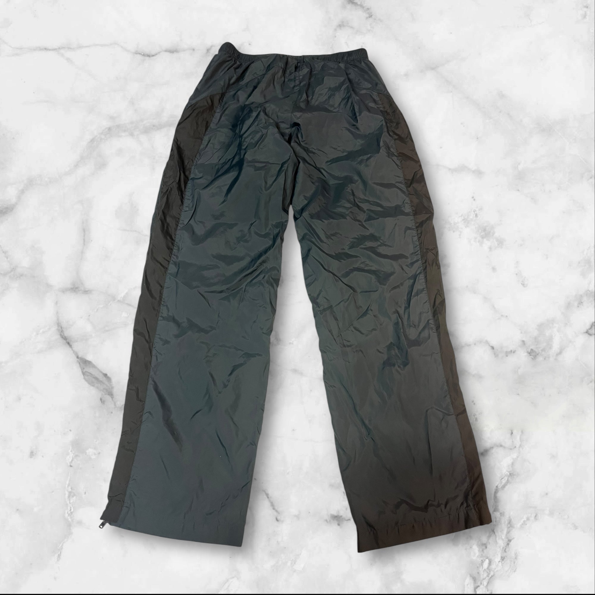 Vintage Nike Trackpants Men's Medium 1558 - Retro Athletic Joggers for Running, Gym & Casual Streetwear