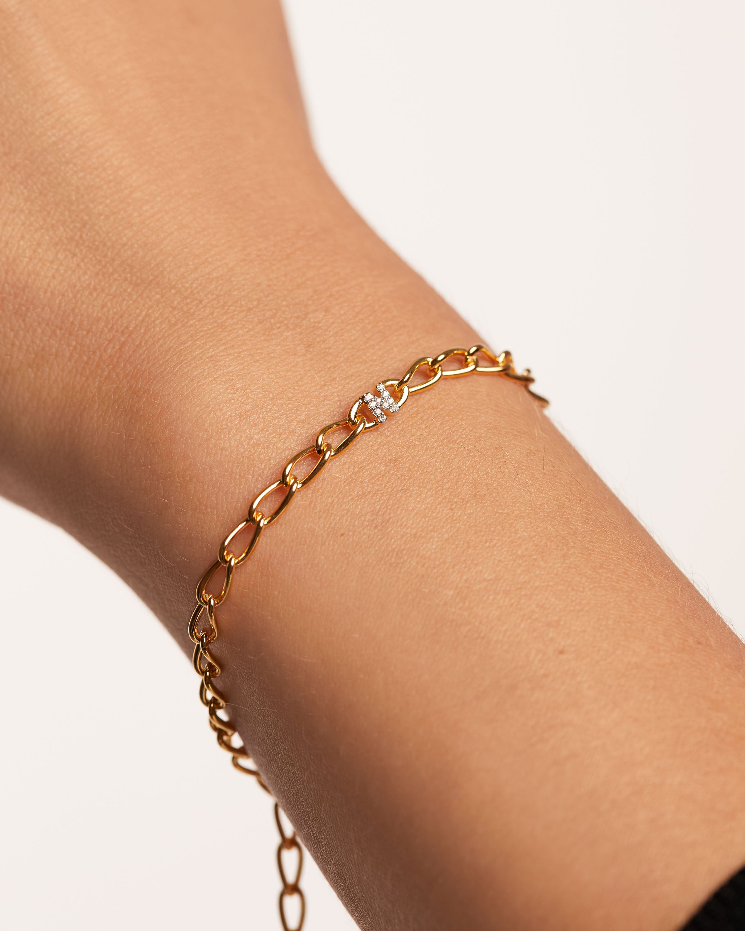 Letter N Chain Bracelet - Personalized Initial Jewelry for Women, Dainty Gold/Silver Name Necklace, Gift for Her - Perfect for Birthdays, Anniversaries & Everyday Wear